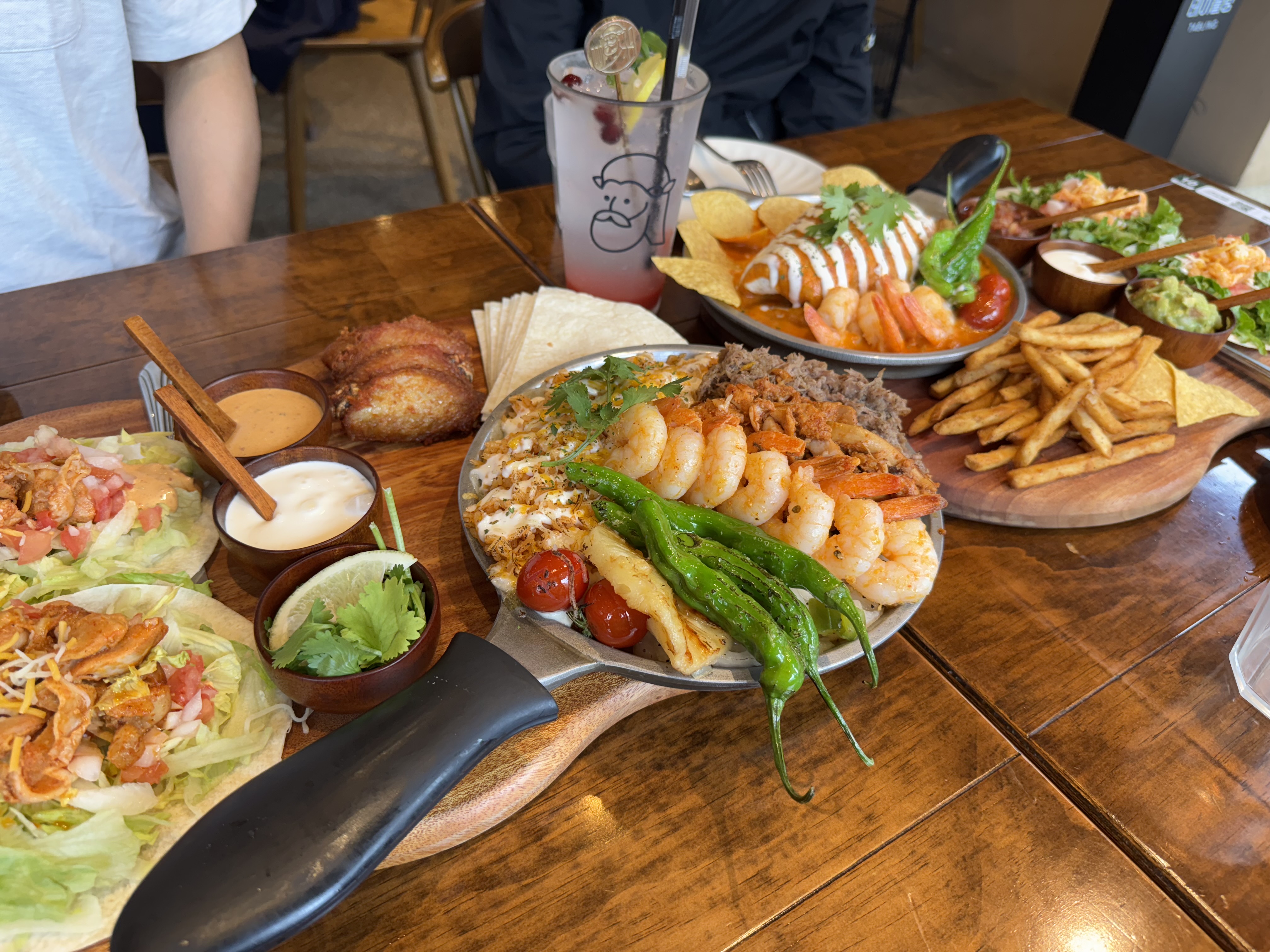 아이들과 가족 최애 타코맛집입니다~ - 연남 맛집 갓잇 연남점