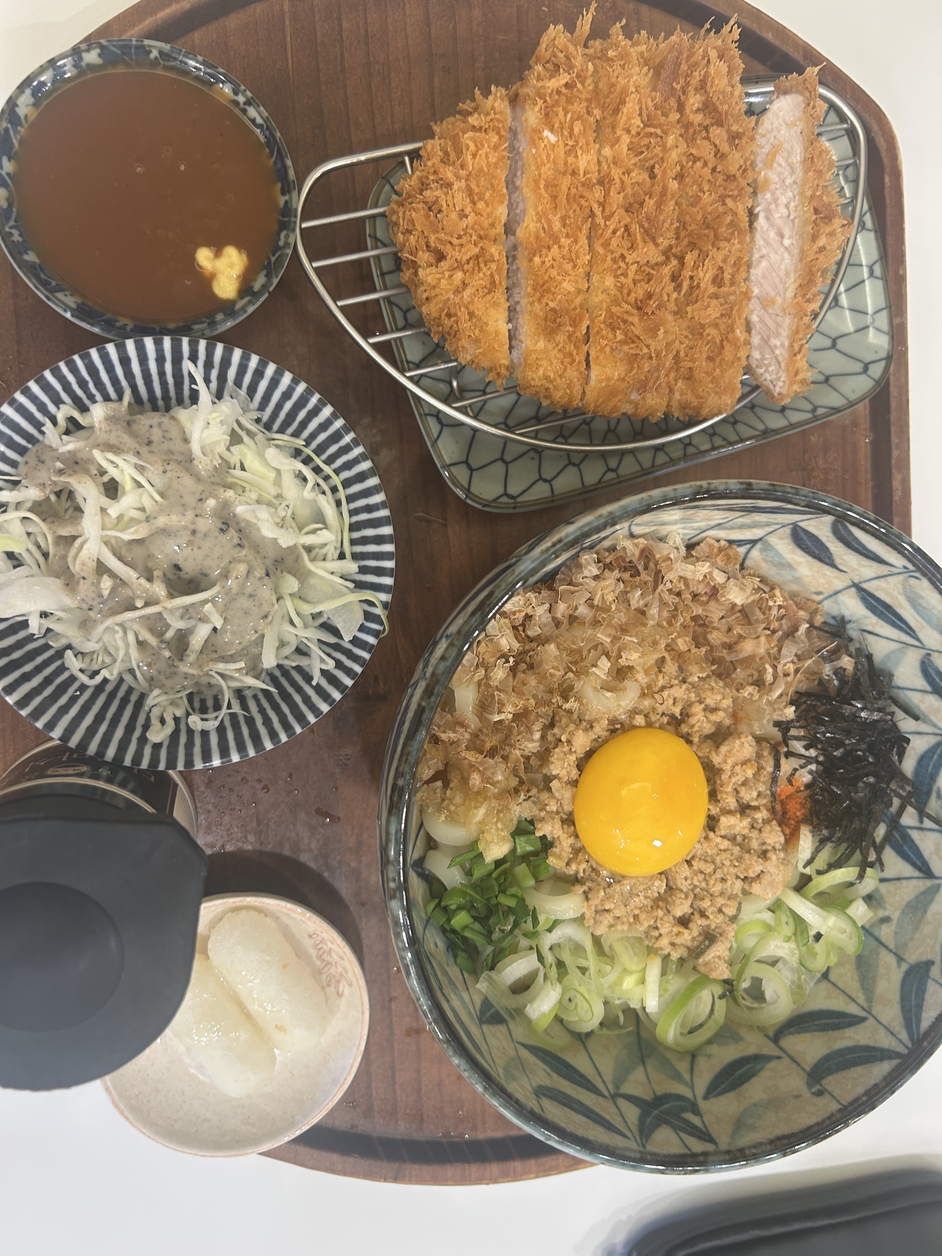 마제소바 좋아해서 자주 오는데 돈까스도 같이 있고 다른 점보다 더 맛있는거같아요! - 까치산역 맛집 백소정 까치산역점