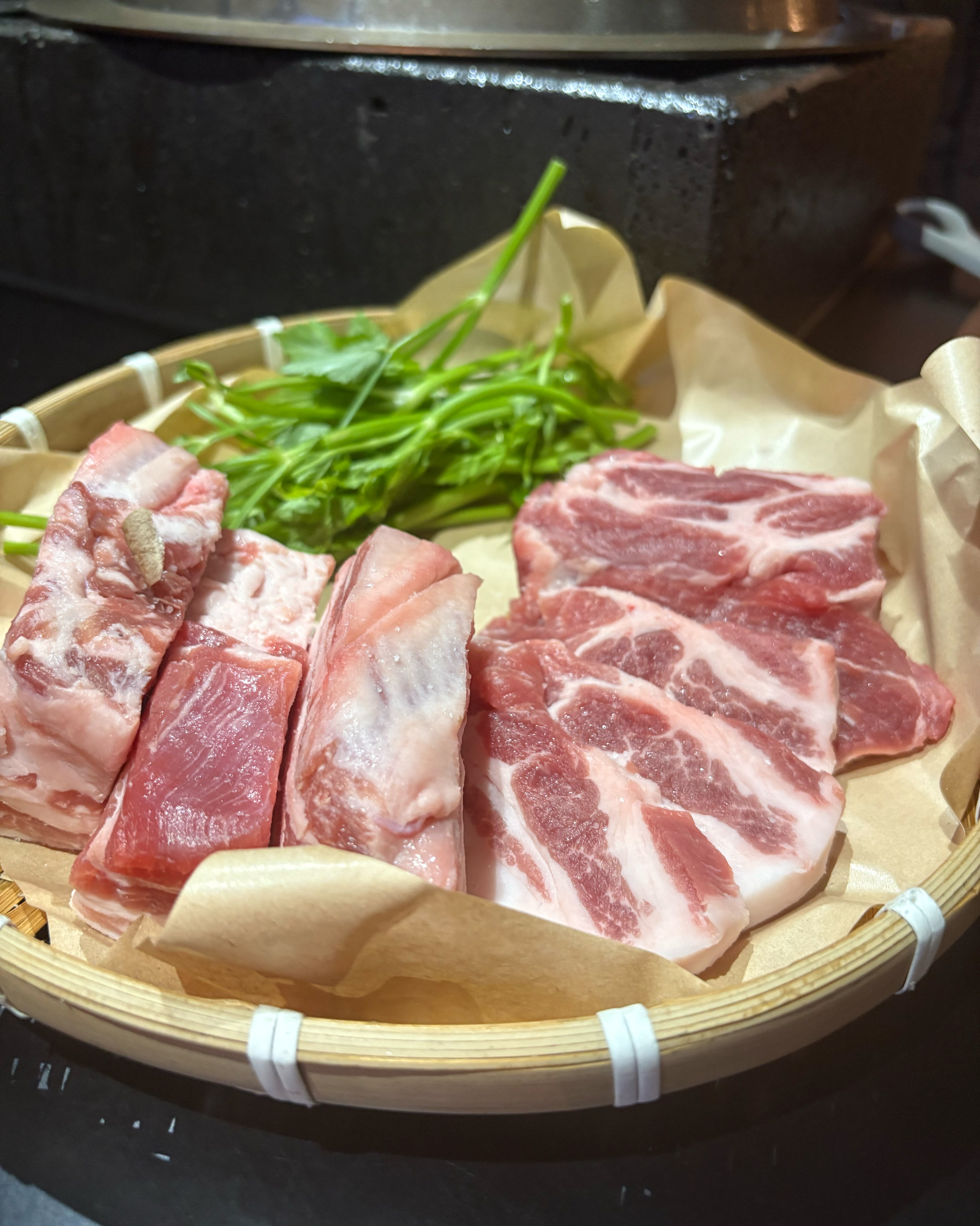 엄청 크고 음식이 정갈하게 나옵니다. 맛있게 잘 먹엇어요 - 제주 맛집 풍로 제주신화월드점