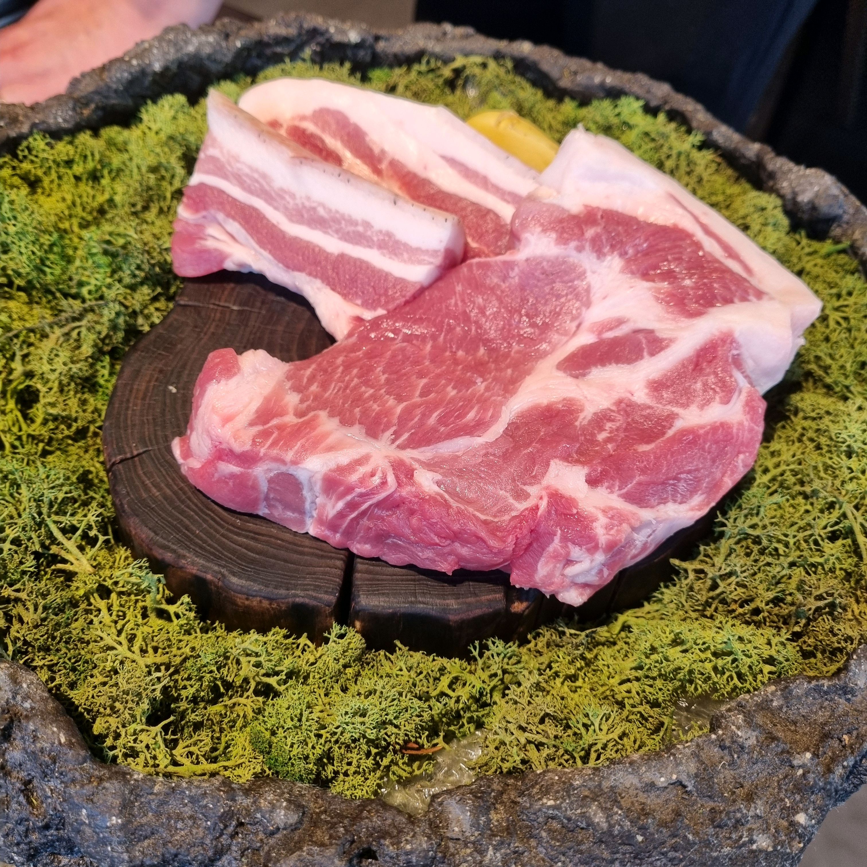 흑돼지, 반찬, 사이드메뉴 하나하나 다 너무 맛있고 - 제주 맛집 임제 제주본점