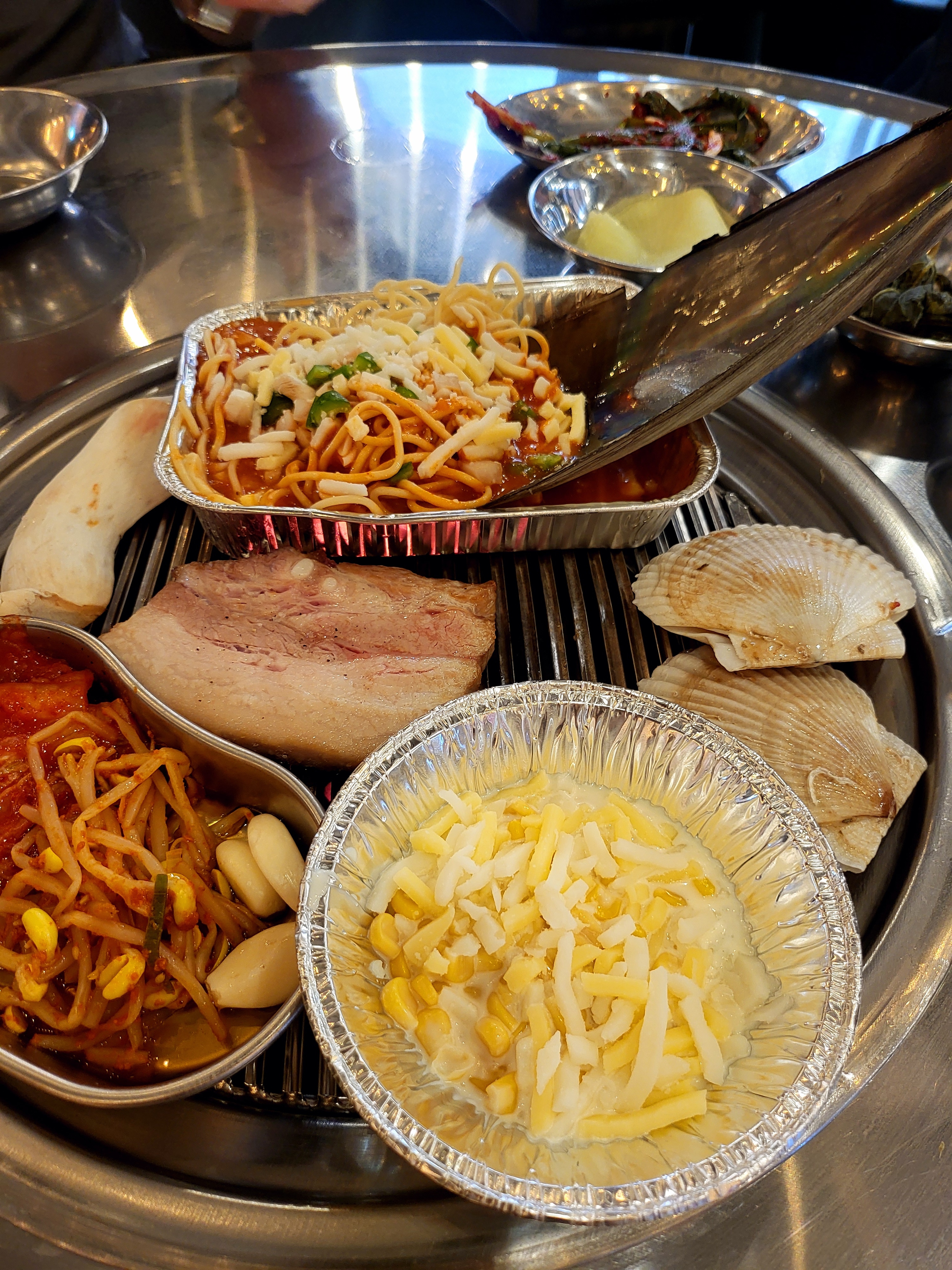 근처 살다 첨방문해봄! 비도 오고 연탄구이에 분위기 좋아요~~^^ - 인천 맛집 연탄의정석 청라커낼에비뉴점