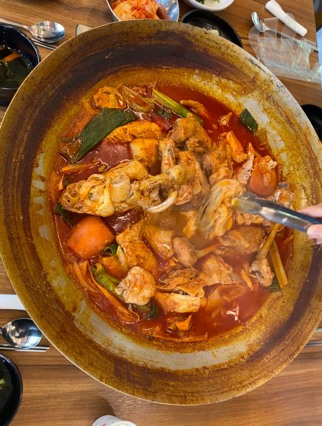 솥뚜껑 닭볶음탕, 고르곤졸라 피자 맛있었어요👍🏻 - 대전 맛집 솥뚜껑 본가 수피아