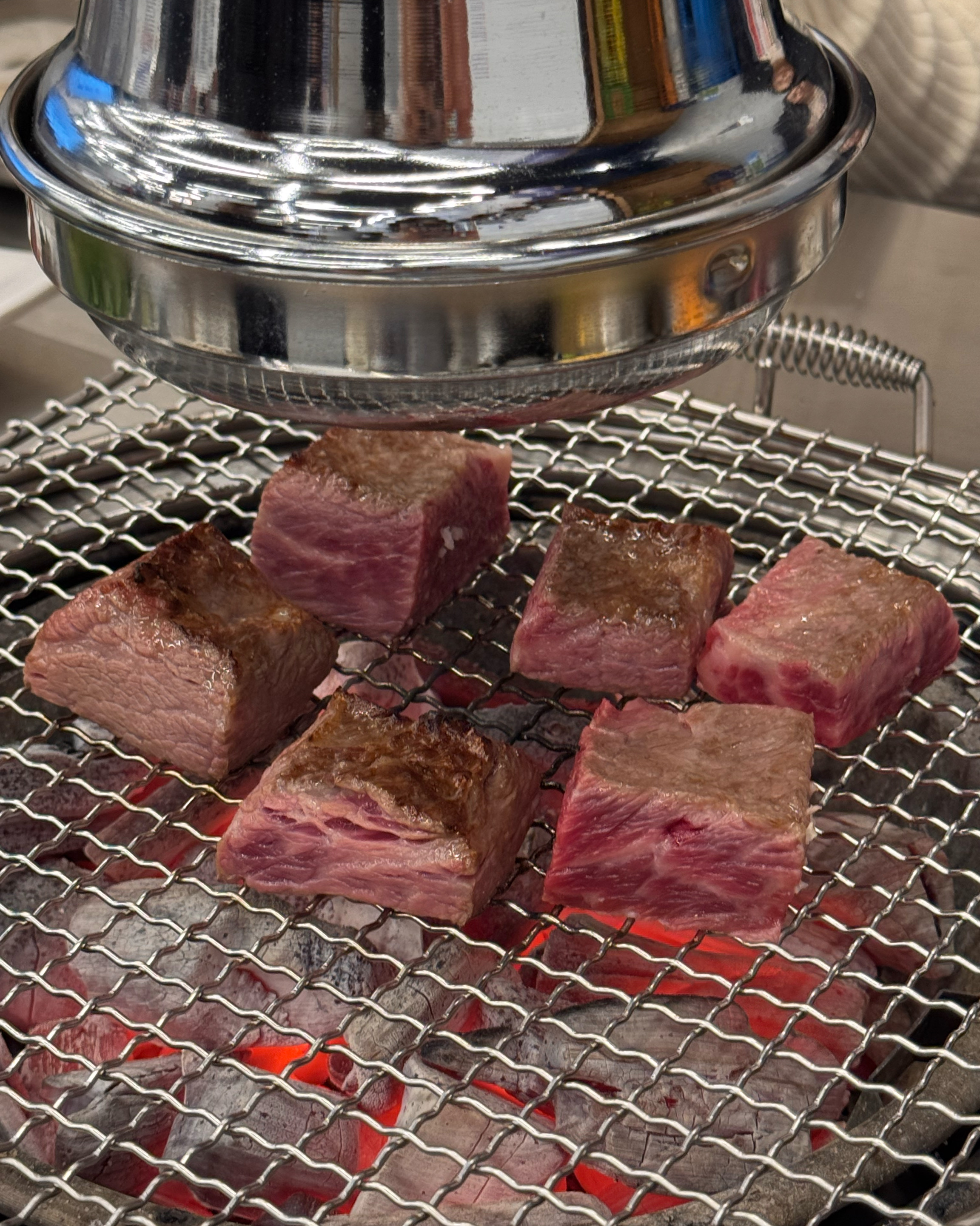 깍뚝꽃살이 먹고싶어서 왔는데 너무 맛있네요~ 가족끼리오랜만에 외식했는데 아주 만족스럽네요~