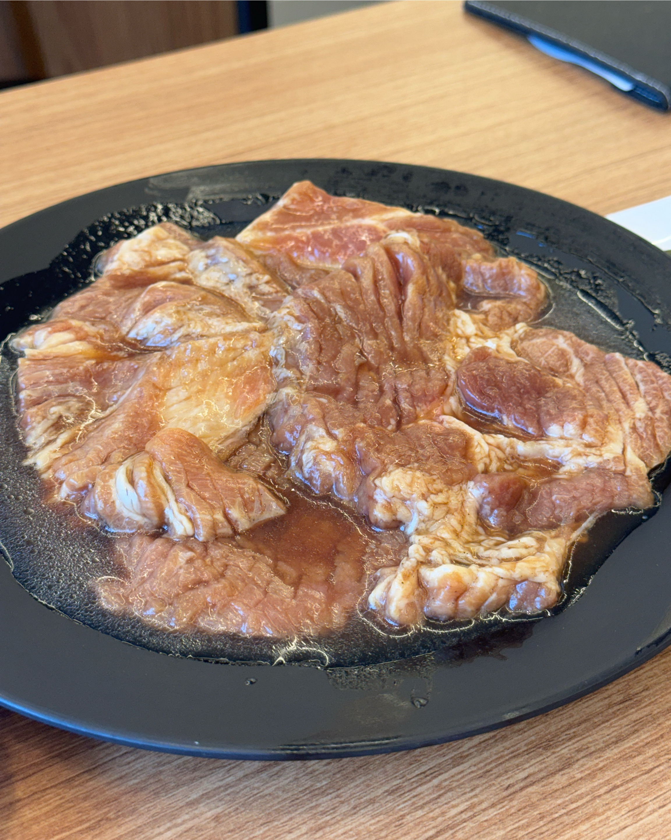 직장동료들이 갈비탕이 맛있었다고 가볼만 하다고해서 방문했어요! 양념돼지갈비 3인분에 갈비탕