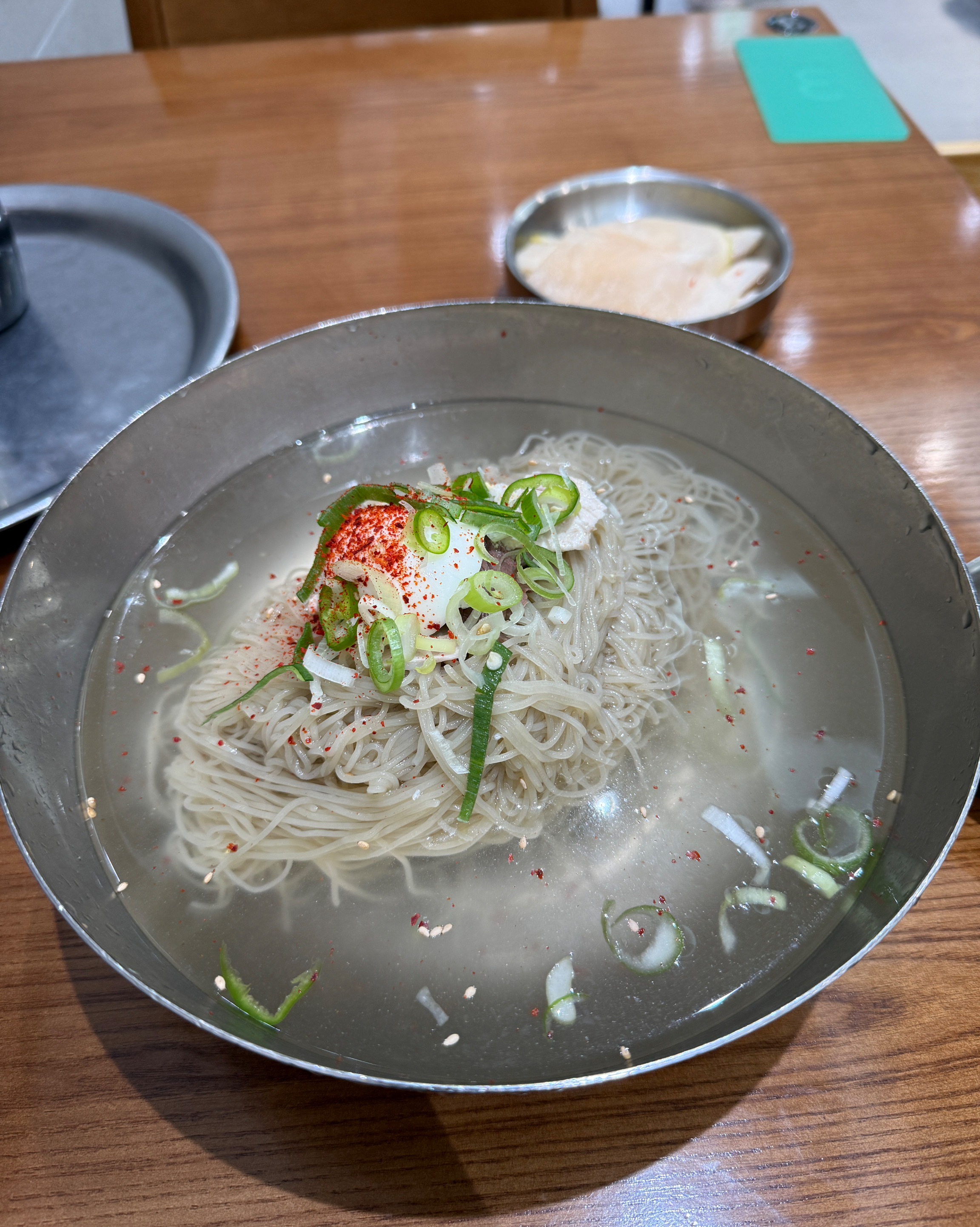 마감때라 그런건지 모르겠지만 육수가 짰습니다. - 종로 맛집 을지면옥