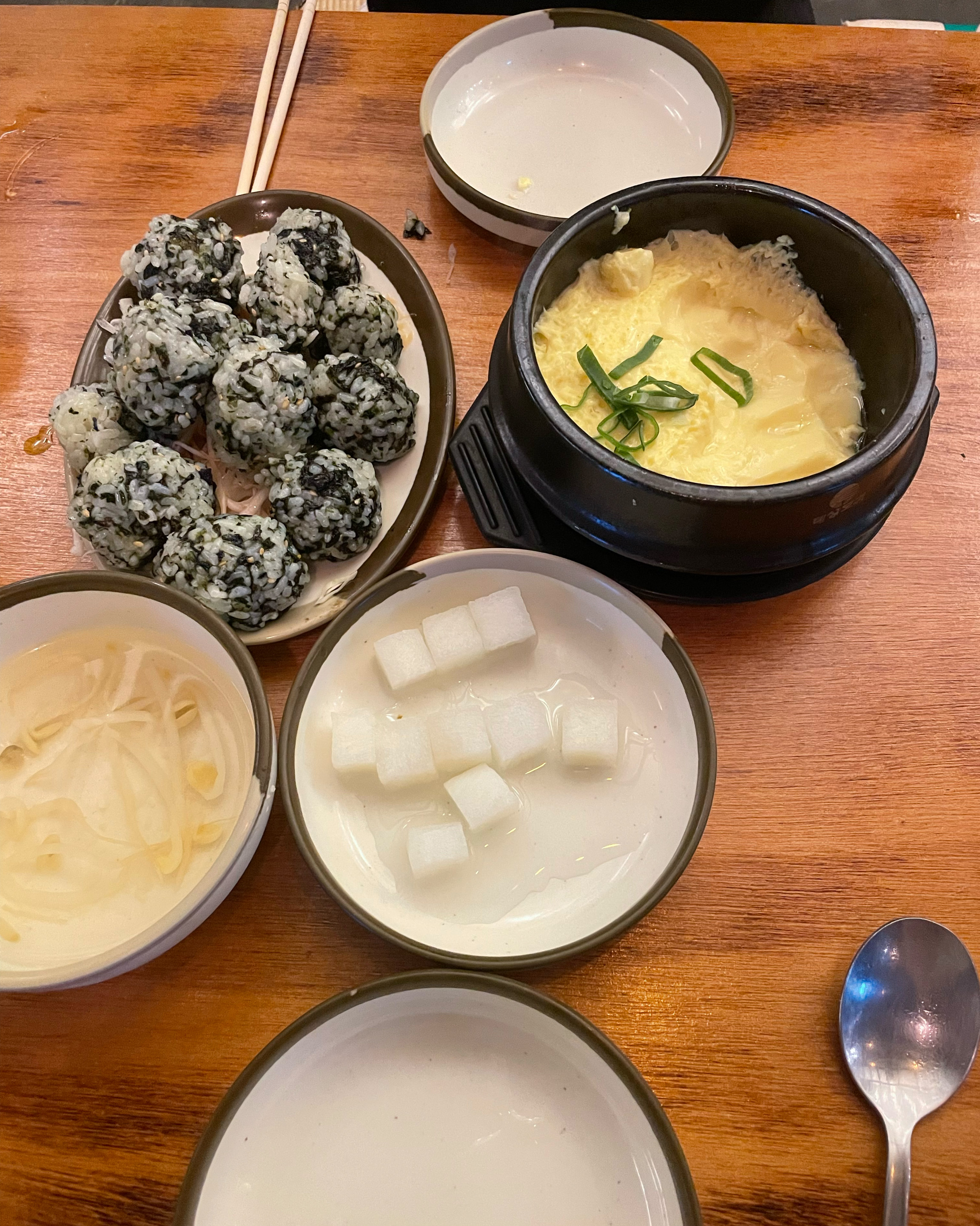 맛있어서 자주와요 생맥도 맛있고 뼈구이도 맛있고 2층 갑오징어도 좋아요 - 대구 맛집 종로백탄뼈구이 갑오일맥