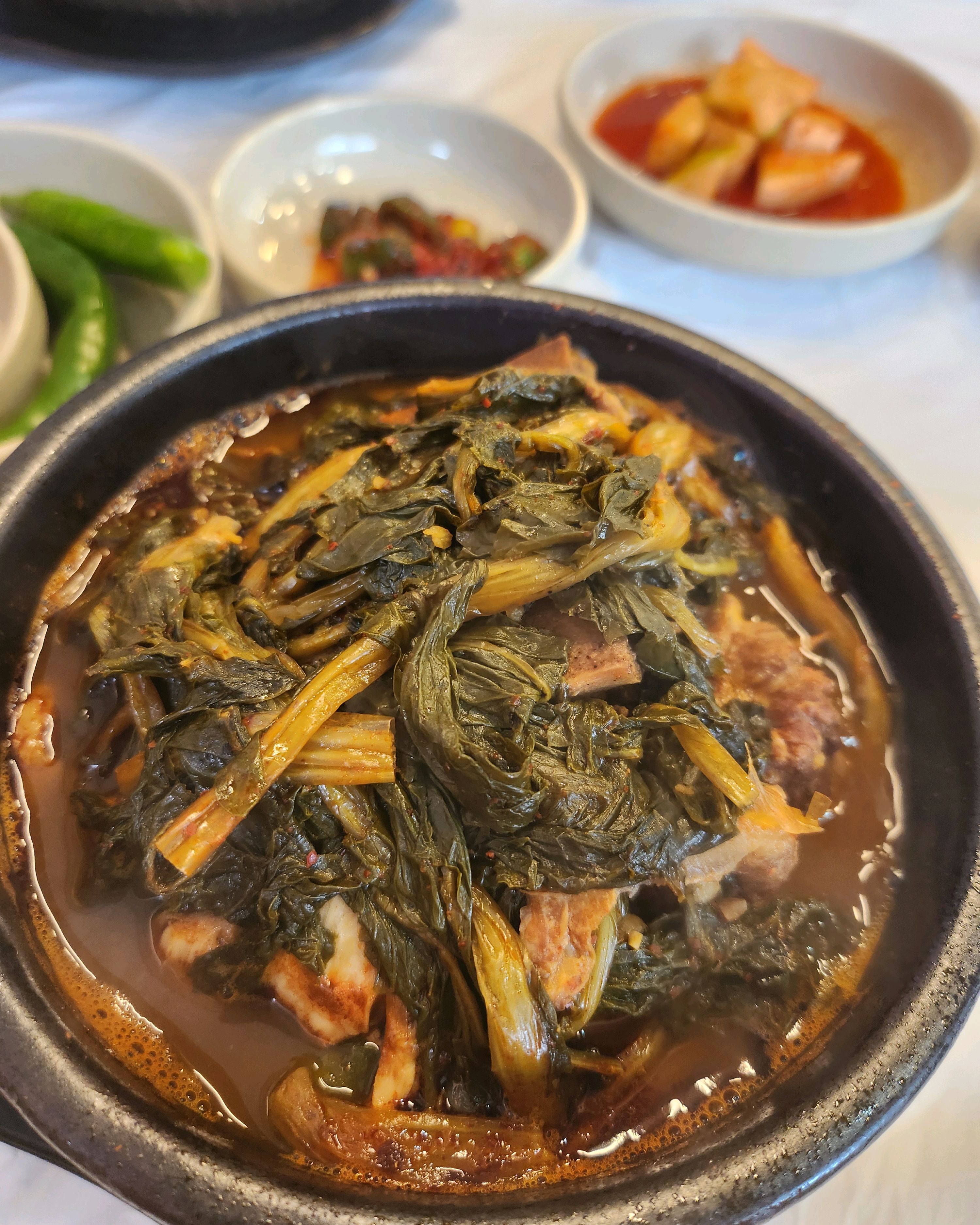 시래기가 아주 맛있어요 음식도 빨리나오고 국물도 칼칼한게 속풀이 완전 좋네요 - 대전 맛집 역전뜨끈이뼈구이