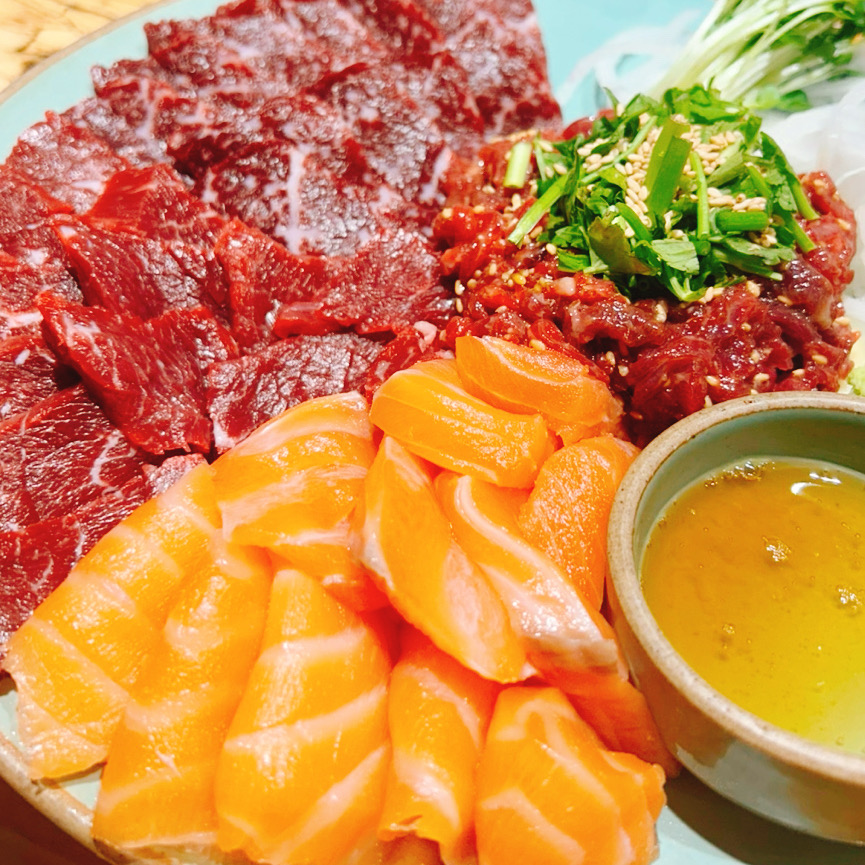 저번에 친구랑 둘이서 너무 맛있게 하이볼과 안주들 때려(?)먹고 갔었는데 이번에 다 같이