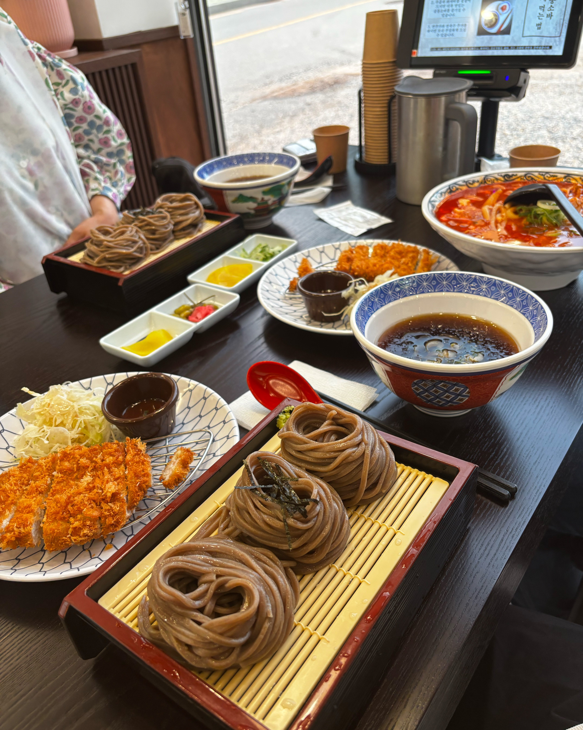 음식이 엄청 빨리 나오고 역시 생활의 달인에 나온 곳이라 그런지 정말 맛있었습니다🥰 직원