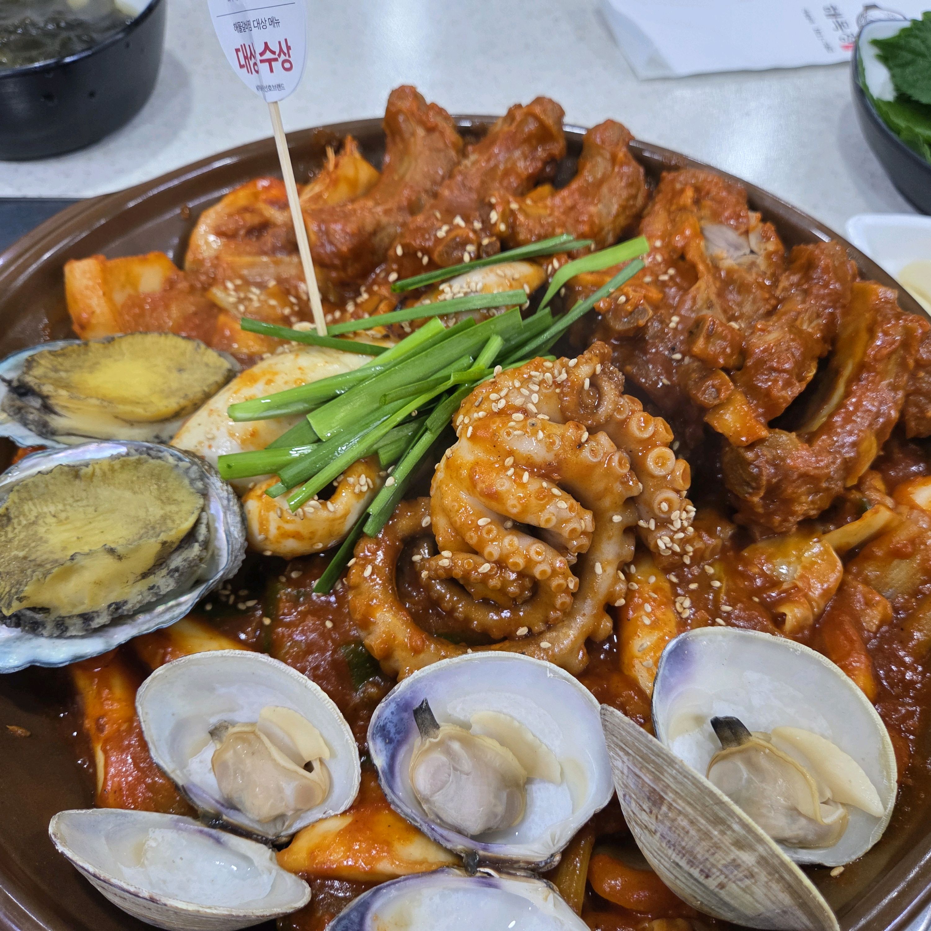 직원들이 친절해요~ - 인천 맛집 해목정 연수본점