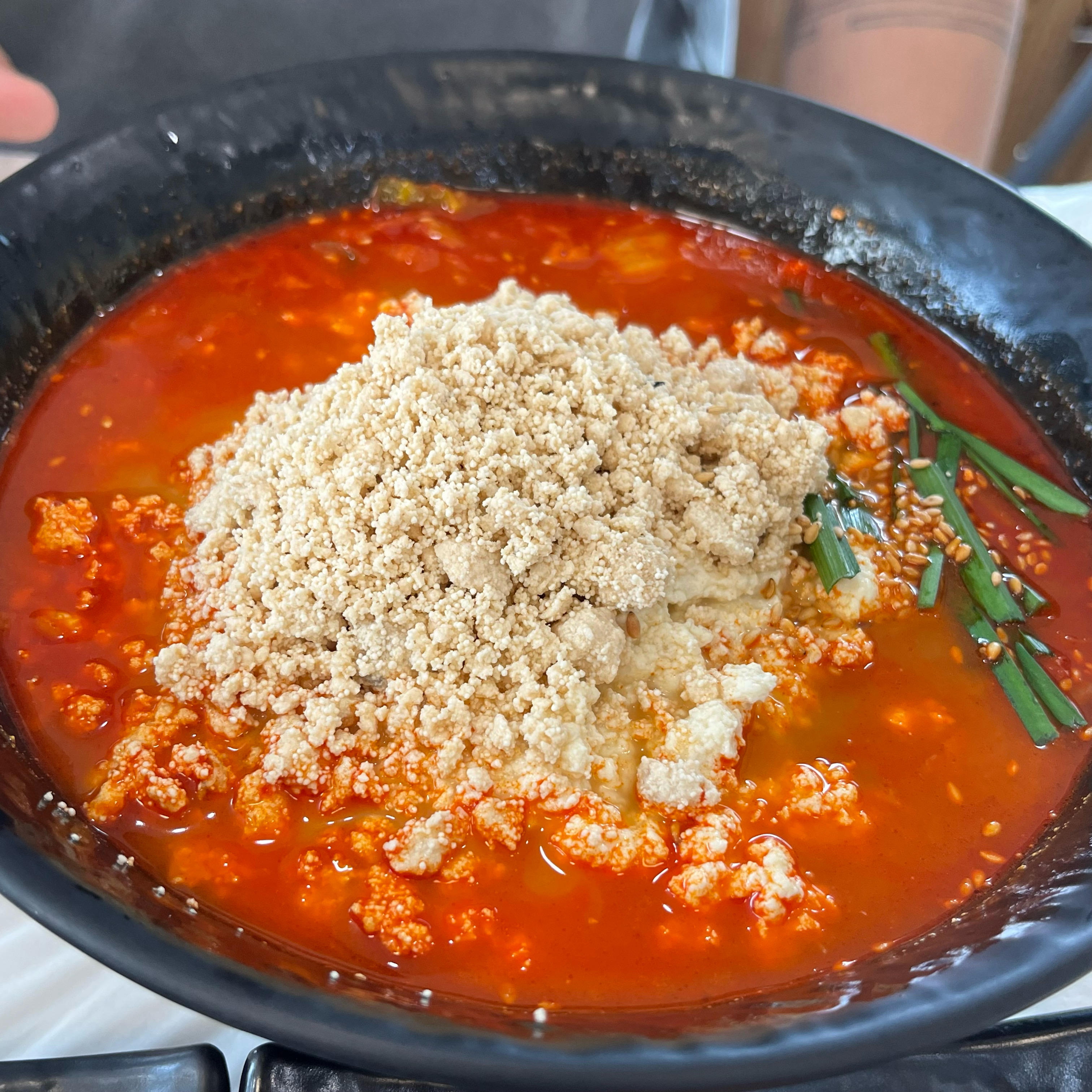아점으로 뭐먹을까 계속 고민하면서 돌아다녔는데 - 아바이마을 맛집 강릉초당골짬뽕순두부 속초점