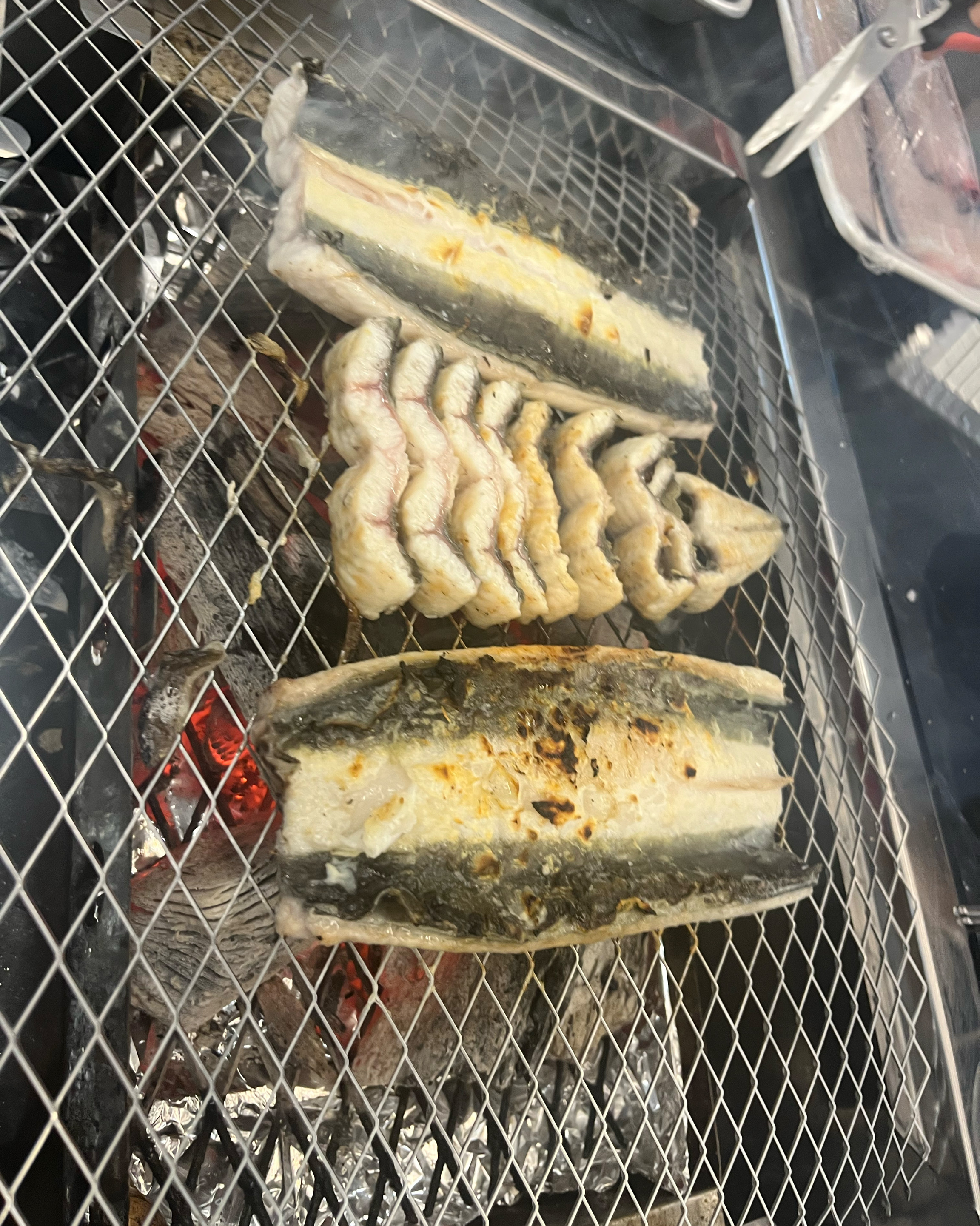 인천 장어 맛집이라고 해서 부모님이랑 방문했어요 가게가 깔끔하고 반찬도 너무 잘나와요 장어