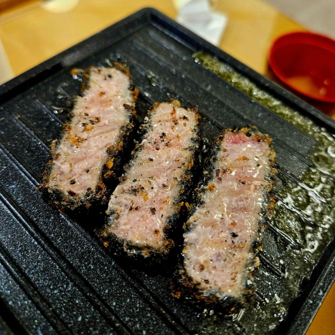 규카츠 너무 좋아해서 자주 방문해요! 장사가 잘되서 그런지 항상 재료도 신선하고 매장도 청