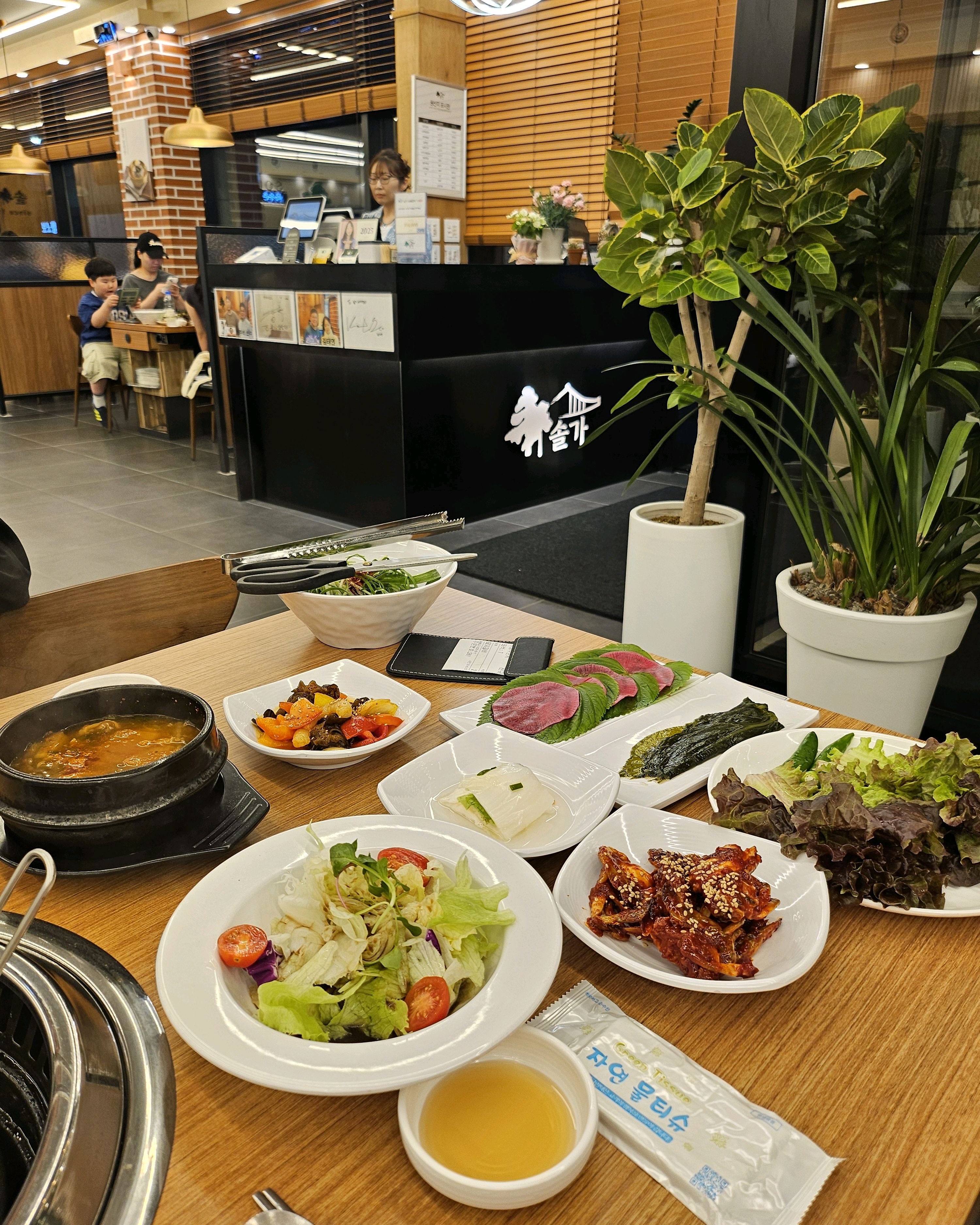 매장도 깨끗하고 고기도 맛있어요! - 대전 맛집 솔가숯불갈비 서대전점