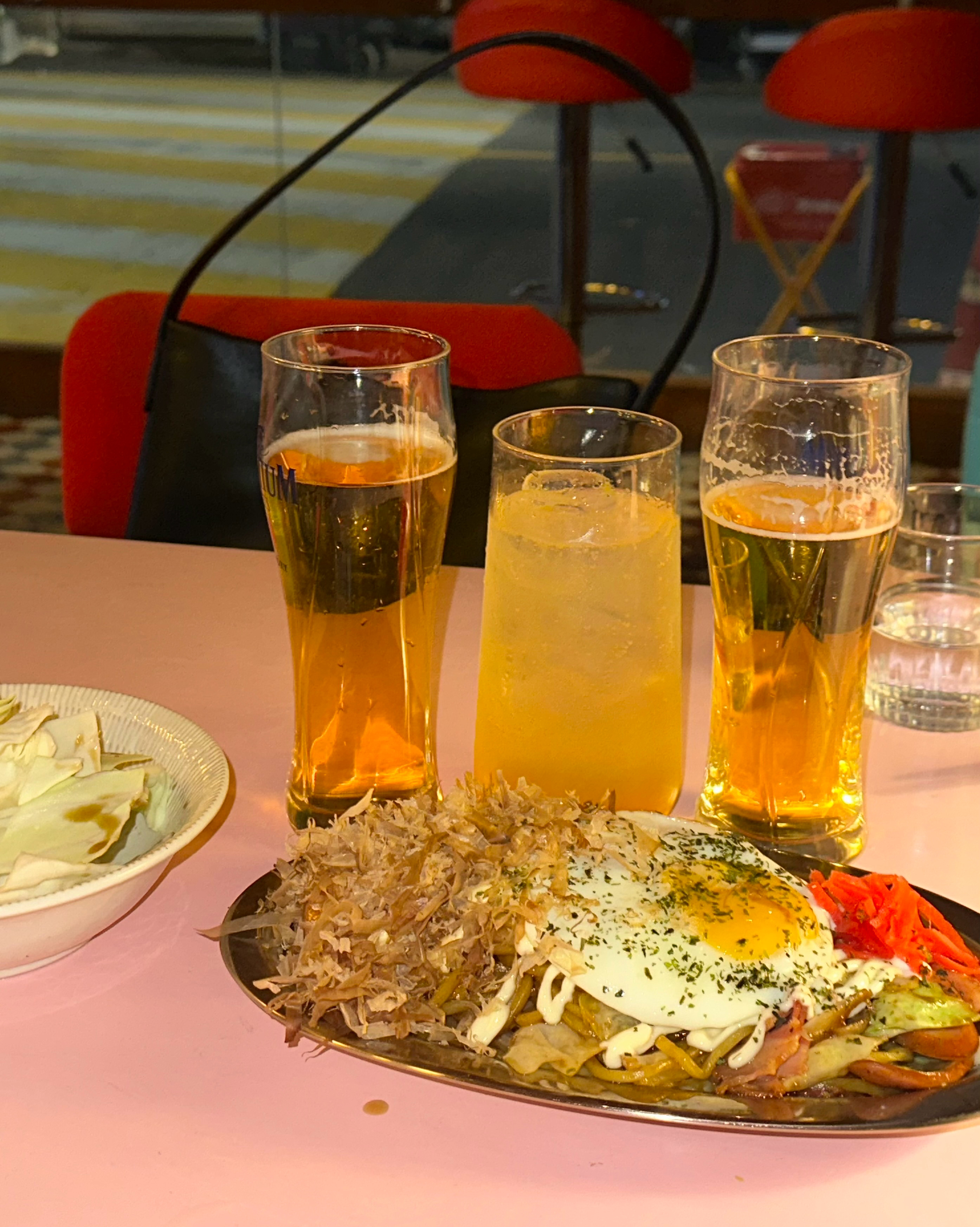 사장님도 친절하시고 매장이 너무 예뻐요! 메뉴도 다 너무 맛있고, 특히 명란구이는 꼭 드셔