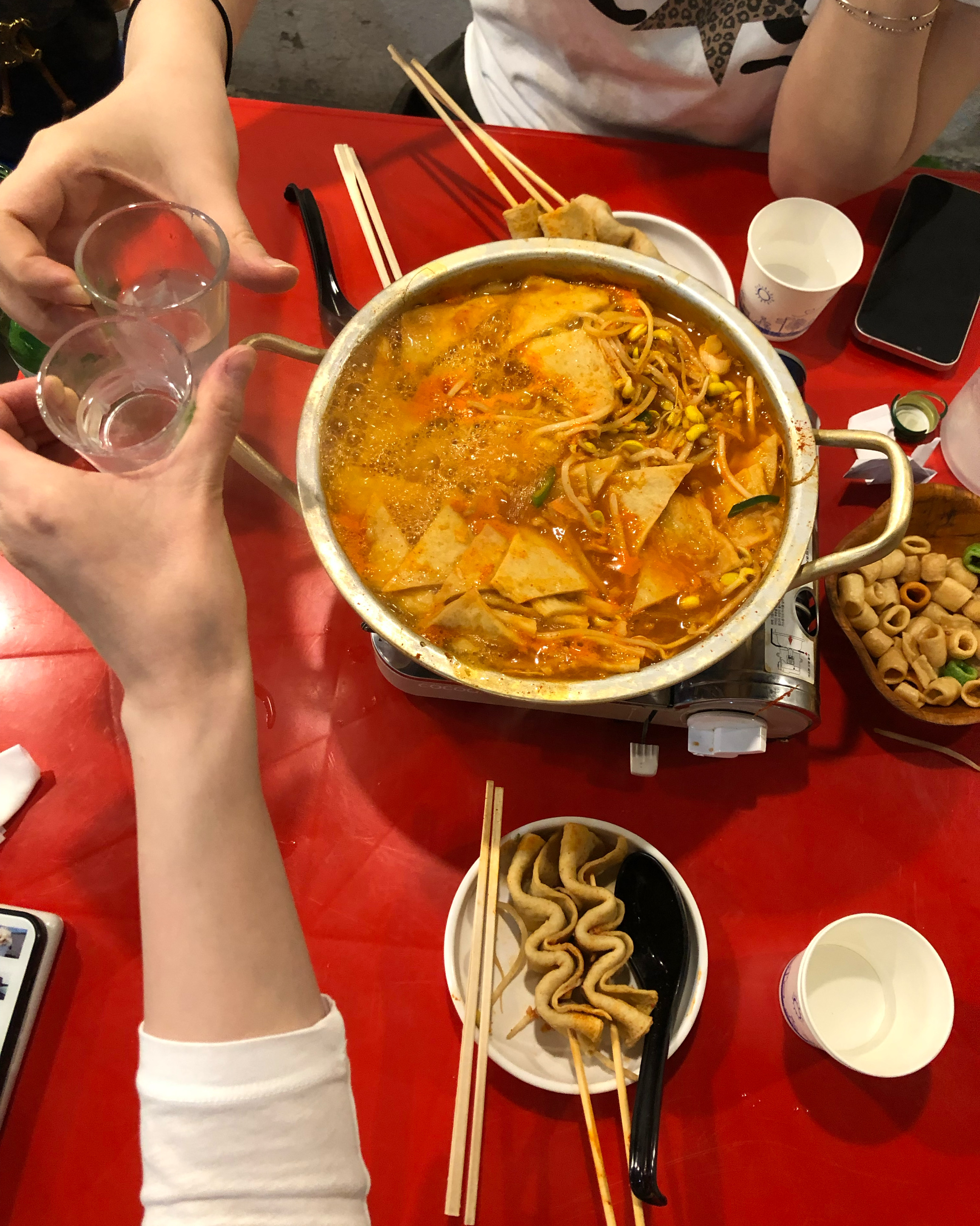 저흰 2차로 와서 오뎅탕 시켰는데 술 안주로 딱이고 양도 진짜 많아요 !!! 요즘같은 날