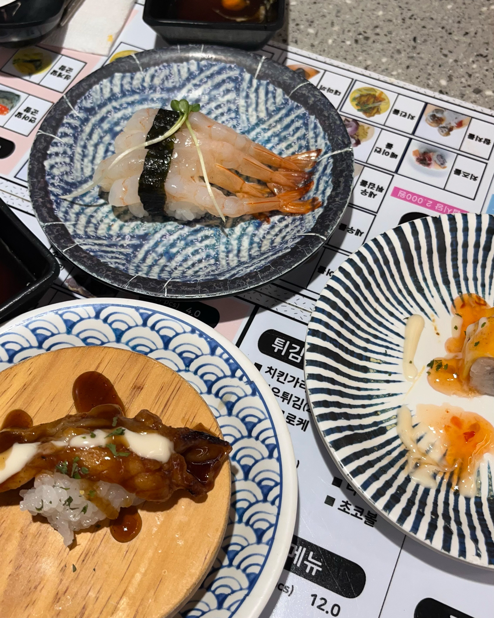 우연찮게 들어온 곳인데 이미 맛집으로 유명한곳이더라구요~ 유명한만큼 가성비 좋고 재료도 신