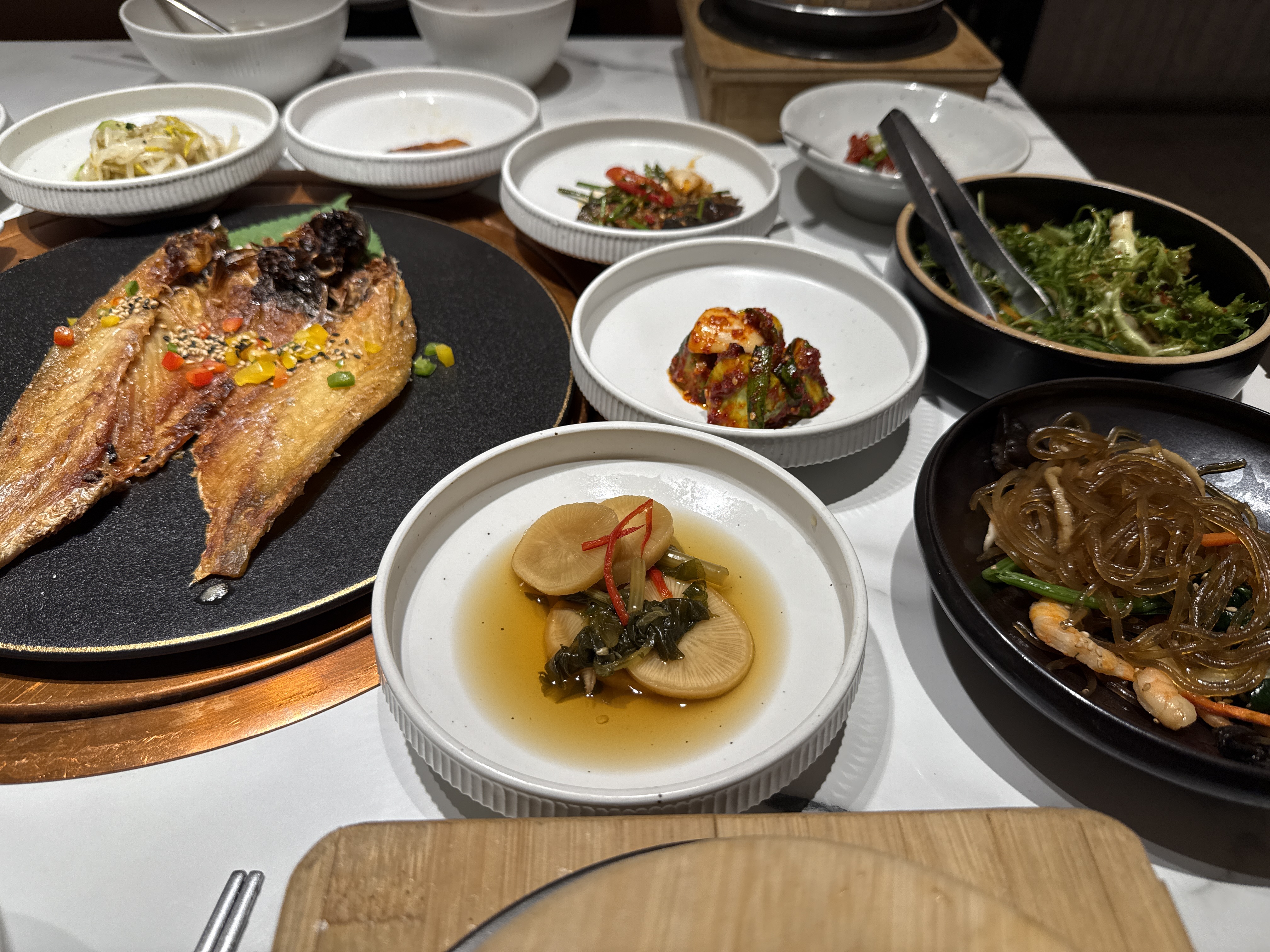 두 번째 방문이에요~ 처음 방문하고 완전 반했어요~ 맛도 좋은데 가격도 착하고 직원분들 넘
