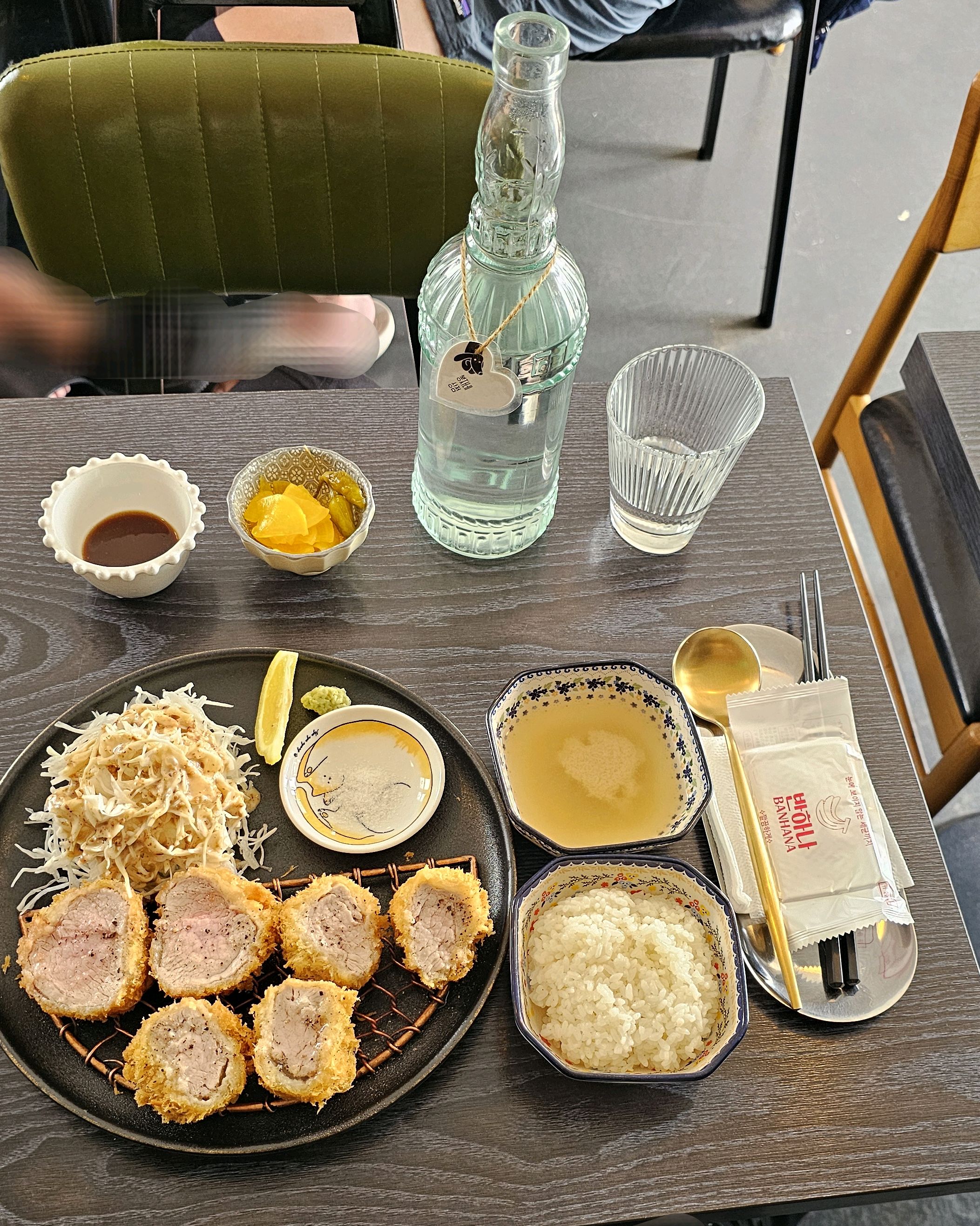 제주 올레길 20코스를 걷고 근처 맛집 검색에 나온 봉자네상점.. 돈까스가 맛있다고 해서 