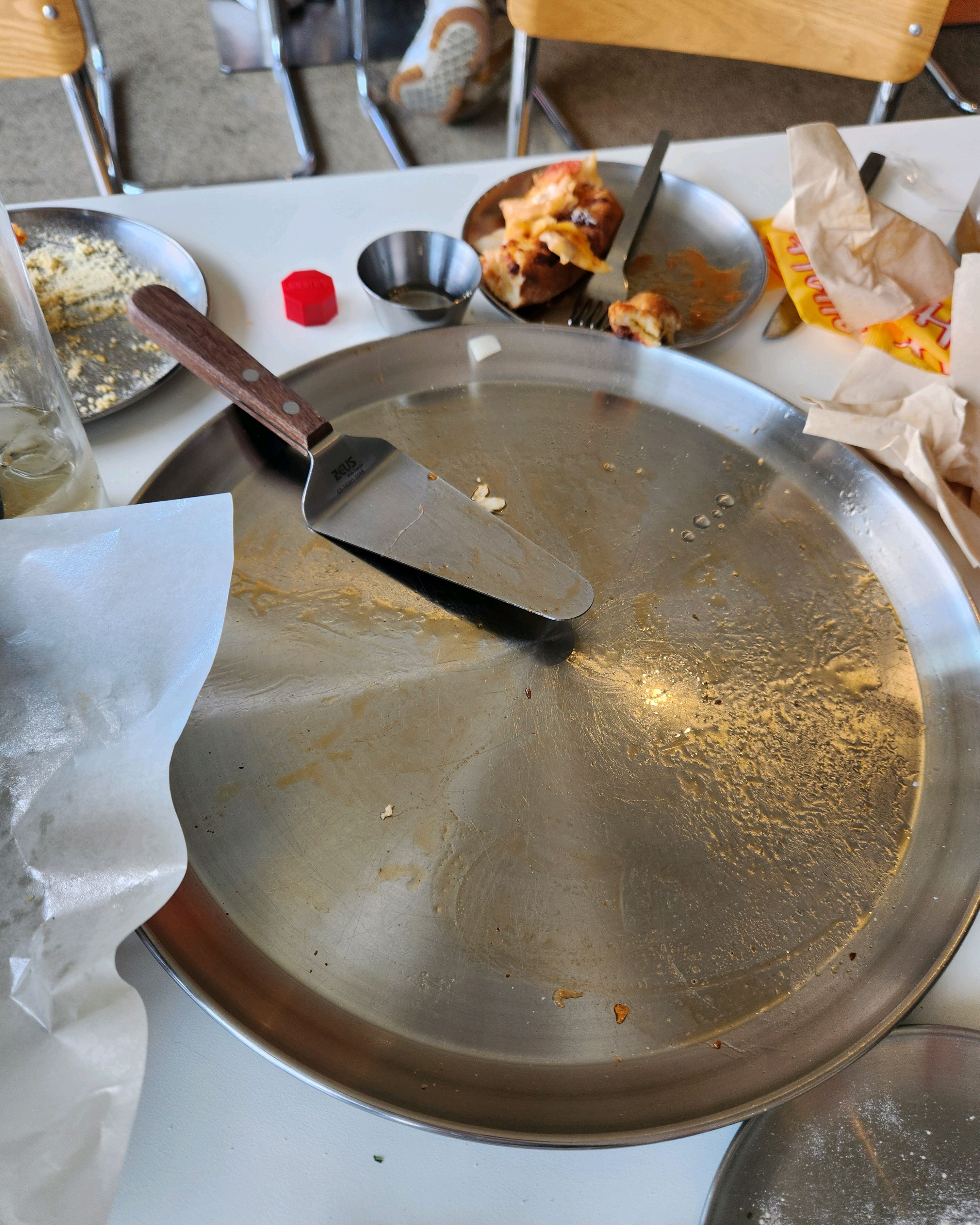 2번째 방문입니다. 정신없이 맛있게 먹다보니 이렇게 되었습니다. 맛도 맛이지만 여기서 먹으