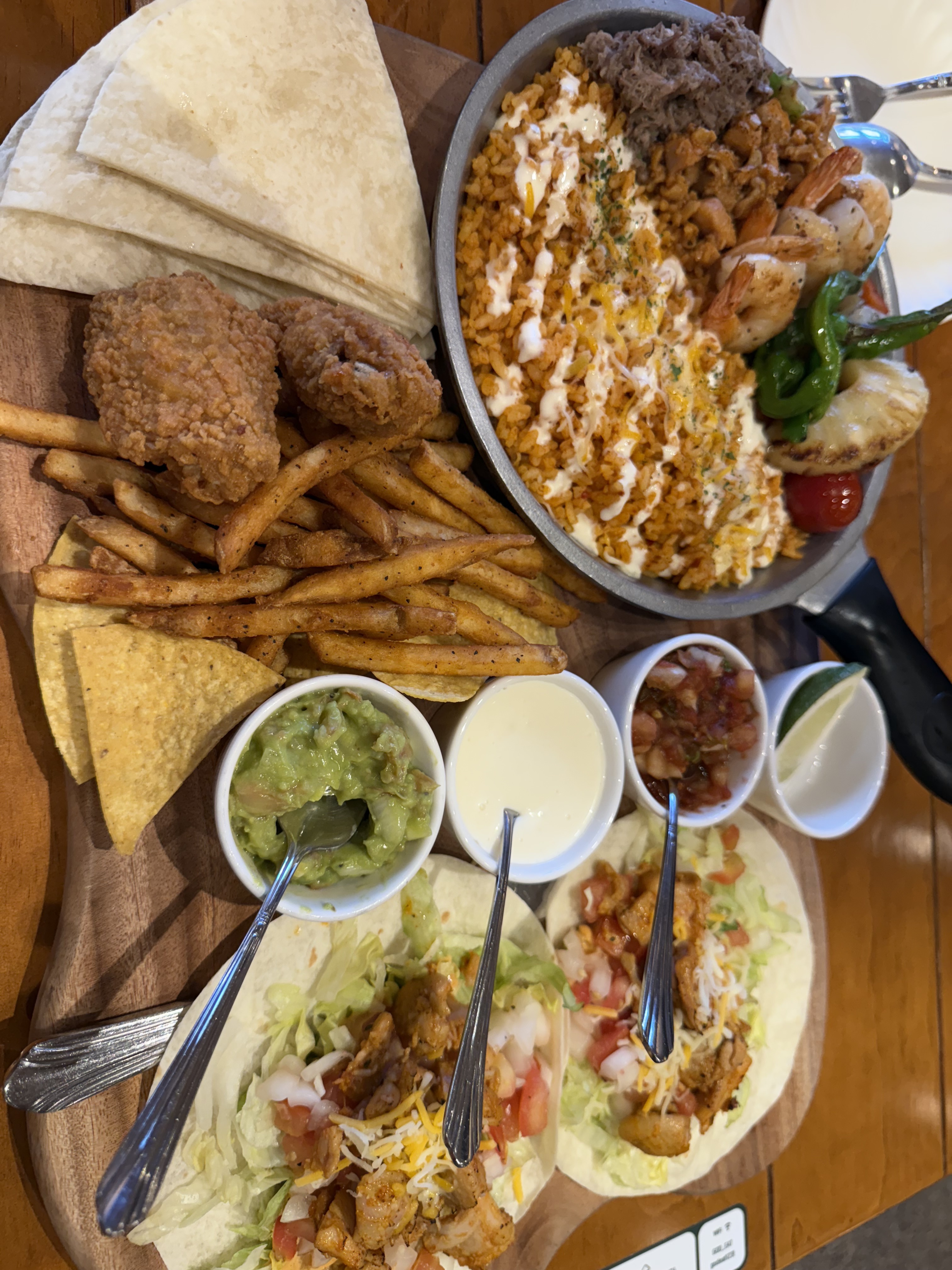 분위기도 좋고 음식도 맛있는 갓잇!!!! 주차도 너무너무 편했답니다~ 근처에서 데이트 할때