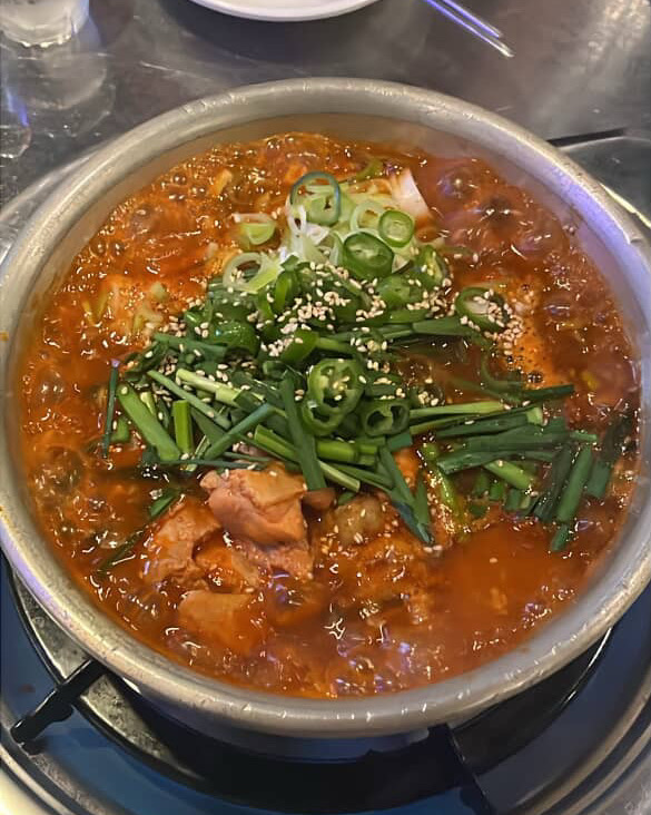 곱도리탕 최고에요 진찌 너무너무 매콤하고 맛있구 술안주로 최고에용!! 직원분들도 너무 친절