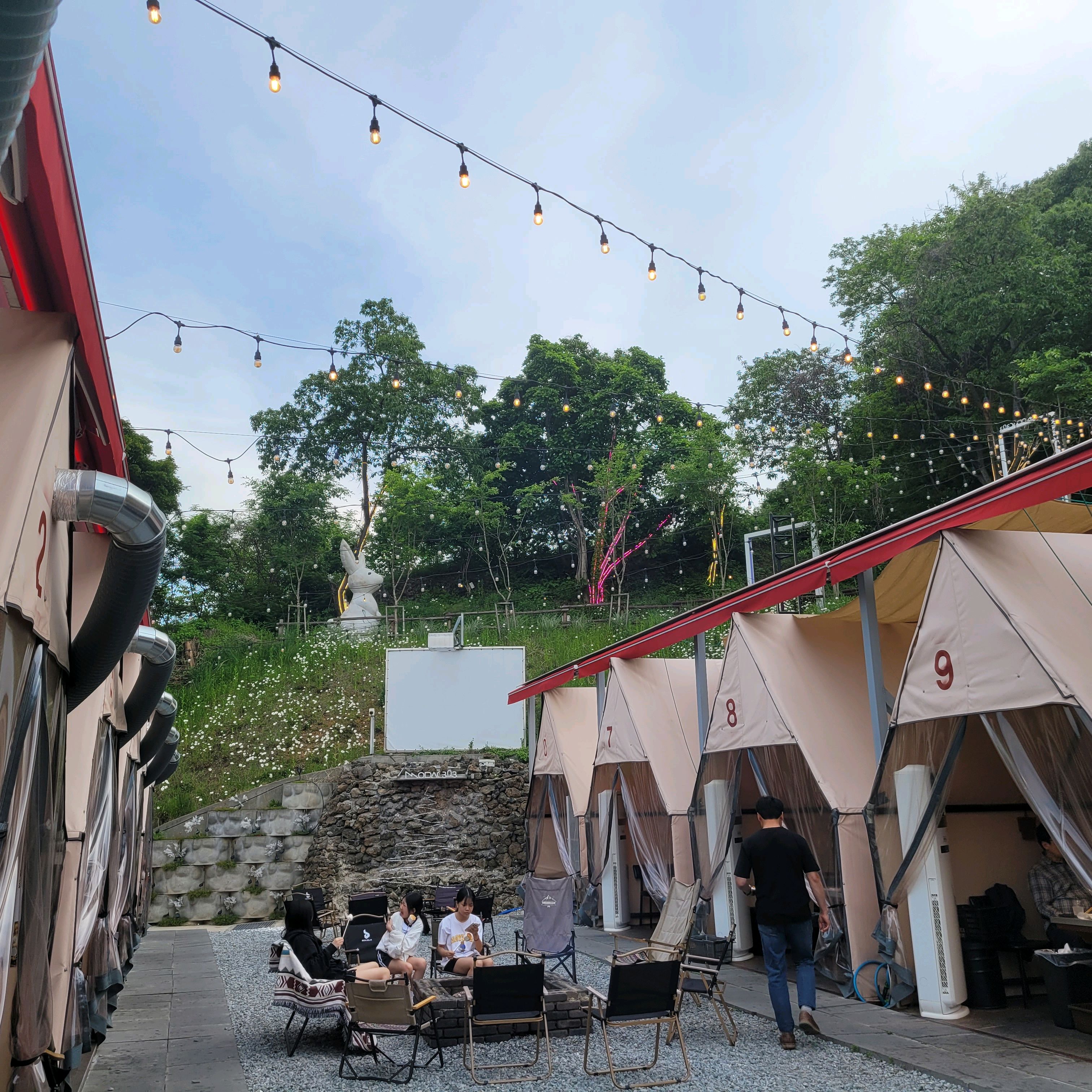 고기도 맛있고 직원분들도 친절해요~! - 대전 맛집 야외바베큐 모닥303