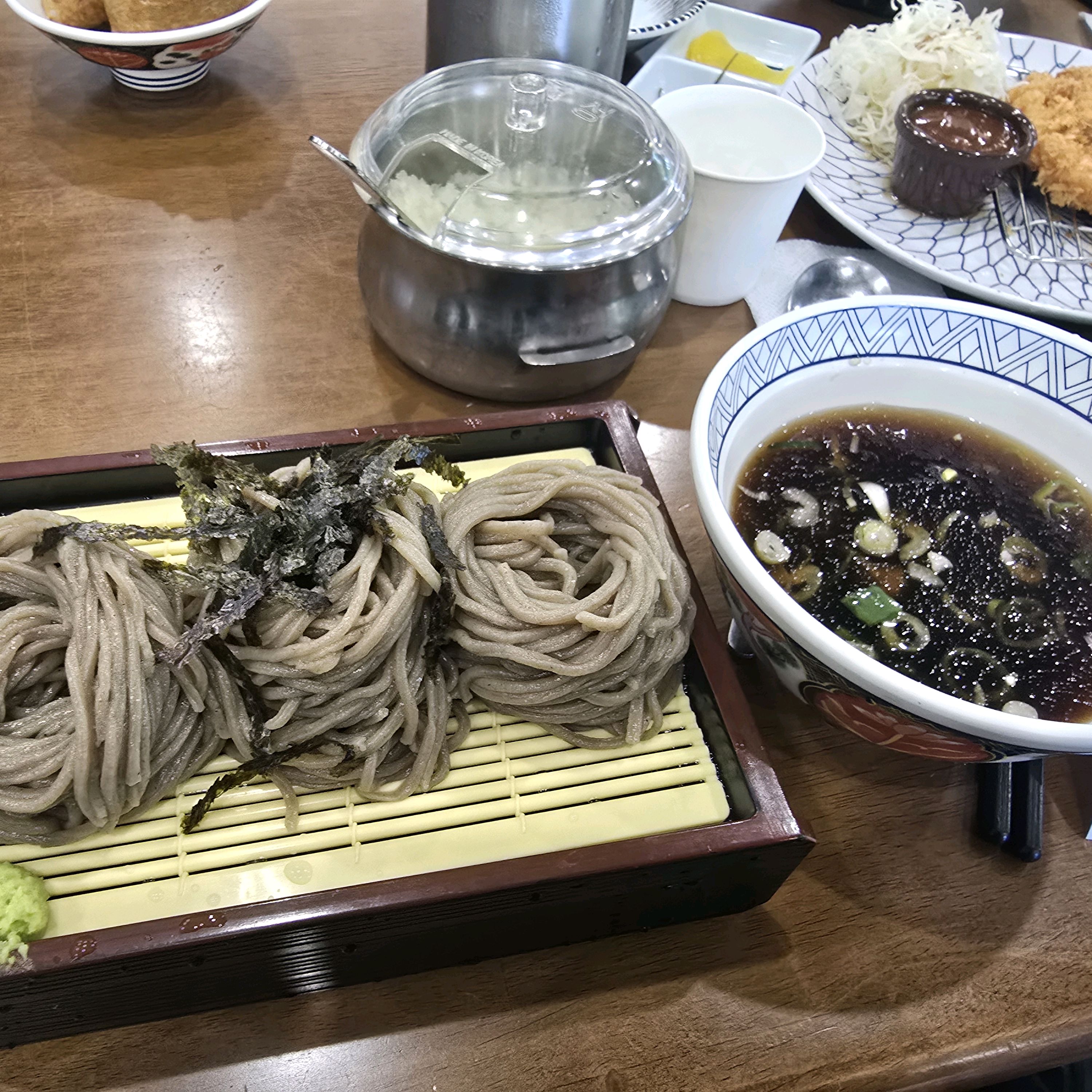 매장도 깔끔하구 음식두 맛있어요^^ - 양주 삼숭동 맛집 삼동소바 양주점