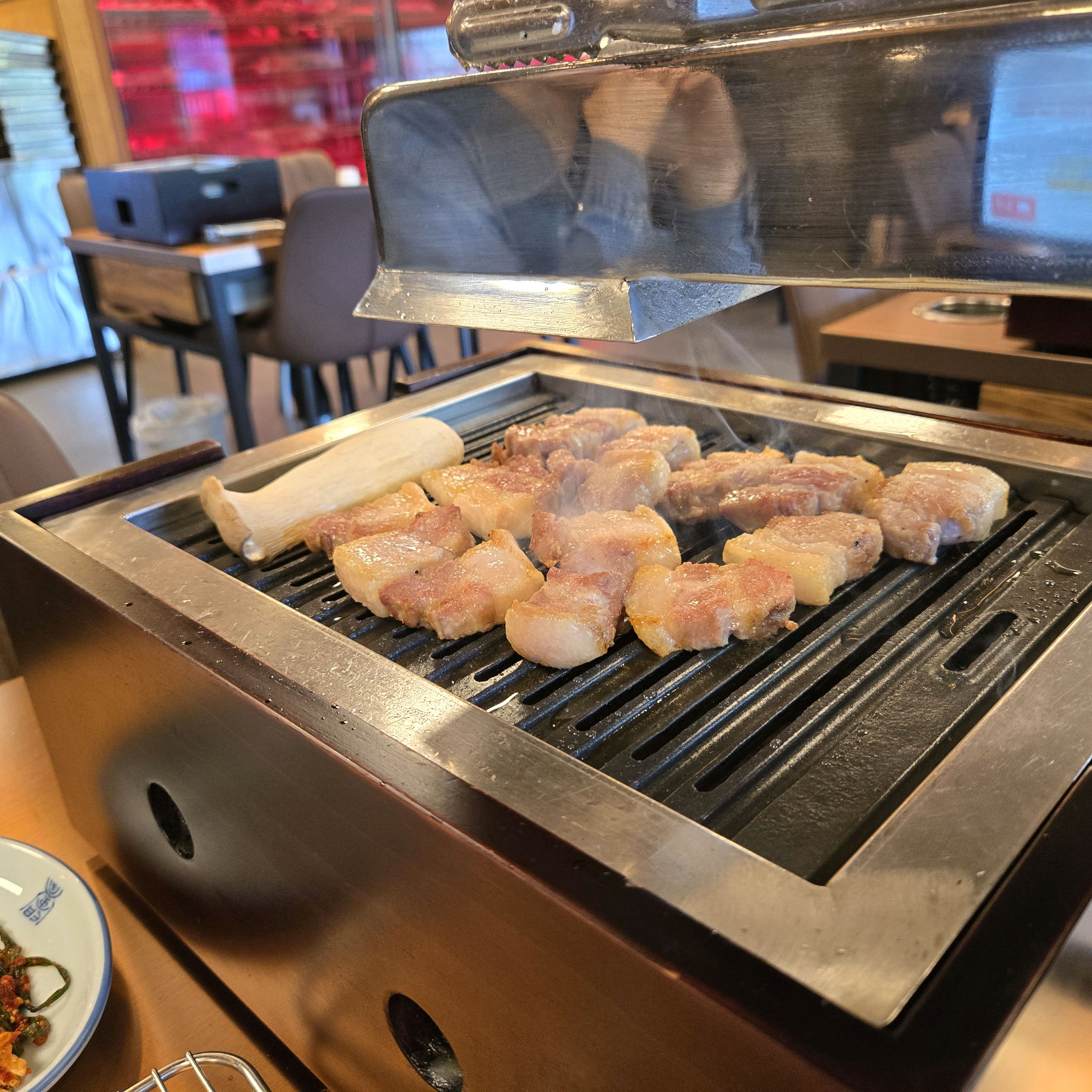 친절하고 반찬소스도 종류도 많고 적극 추천합니다 - 인천 맛집 숙성부심 인천논현점