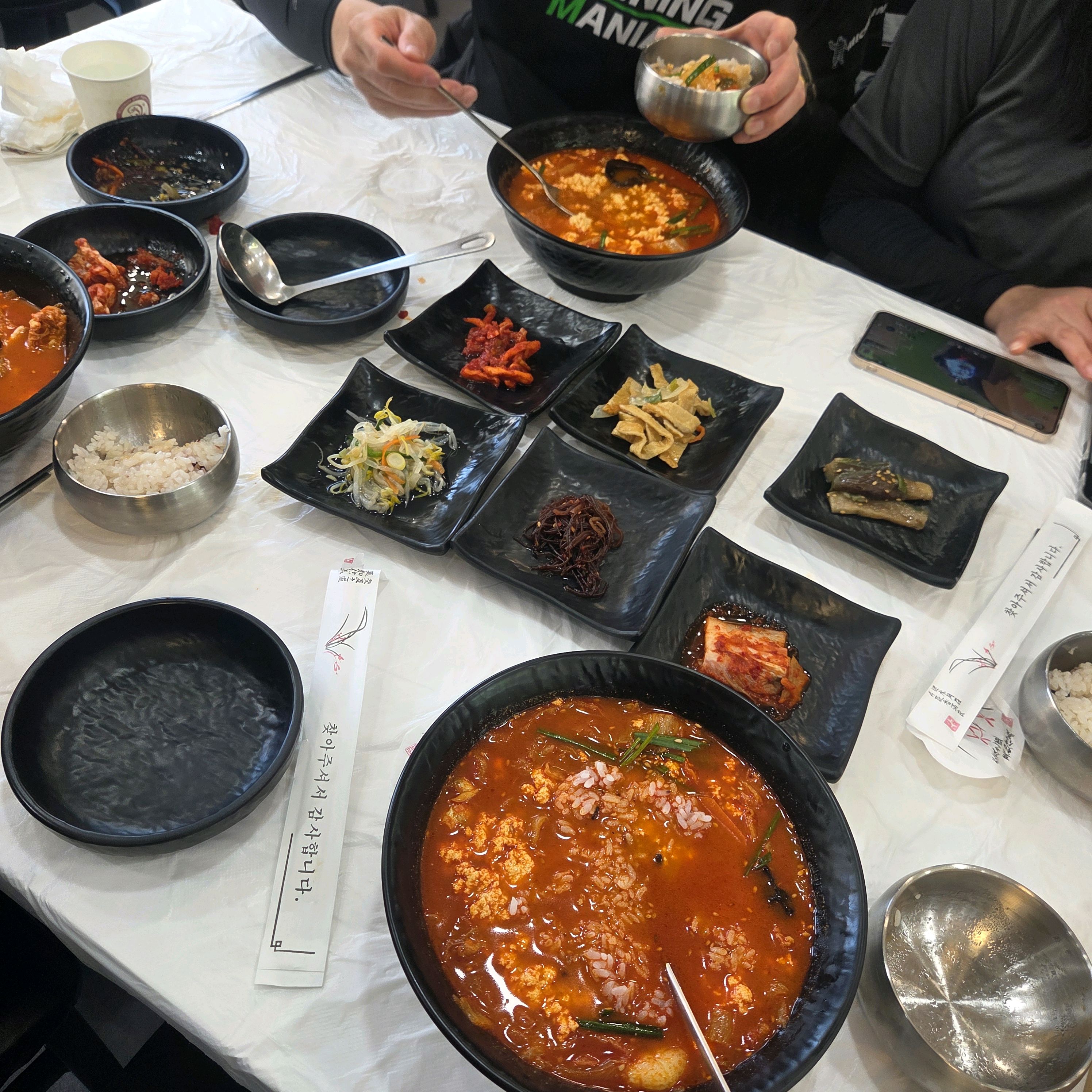 너무 맛있어요. 순두부도 부드럽고 국물고 얼큰하니 해장하기 좋아요 - 아바이마을 맛집 강릉초당골짬뽕순두부 속초점
