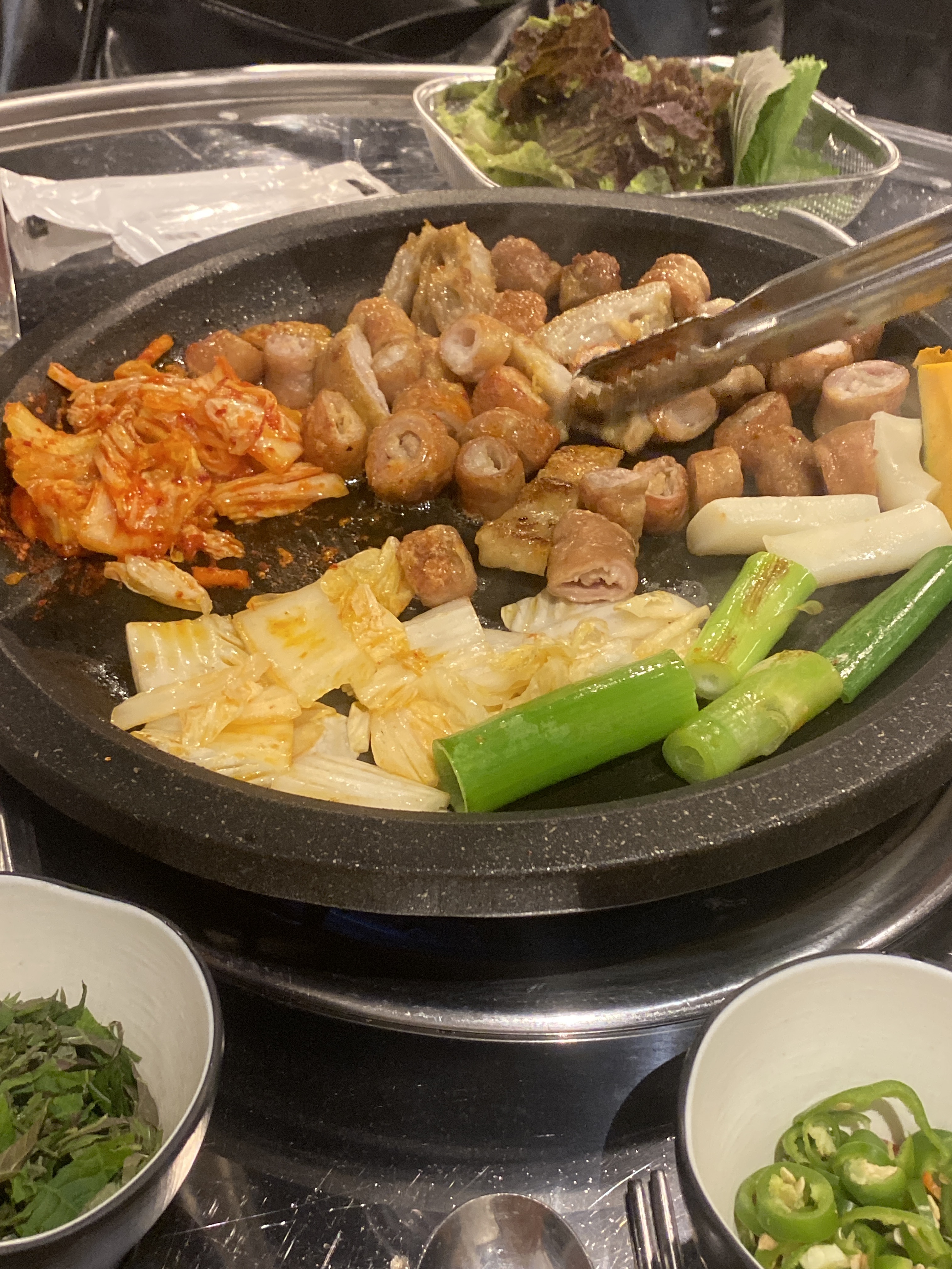 직원분들이 와서 먹는 방법도 알려주고 막창도 잘라줘서 너무 좋아요! 데이트하기 딱 좋은 장