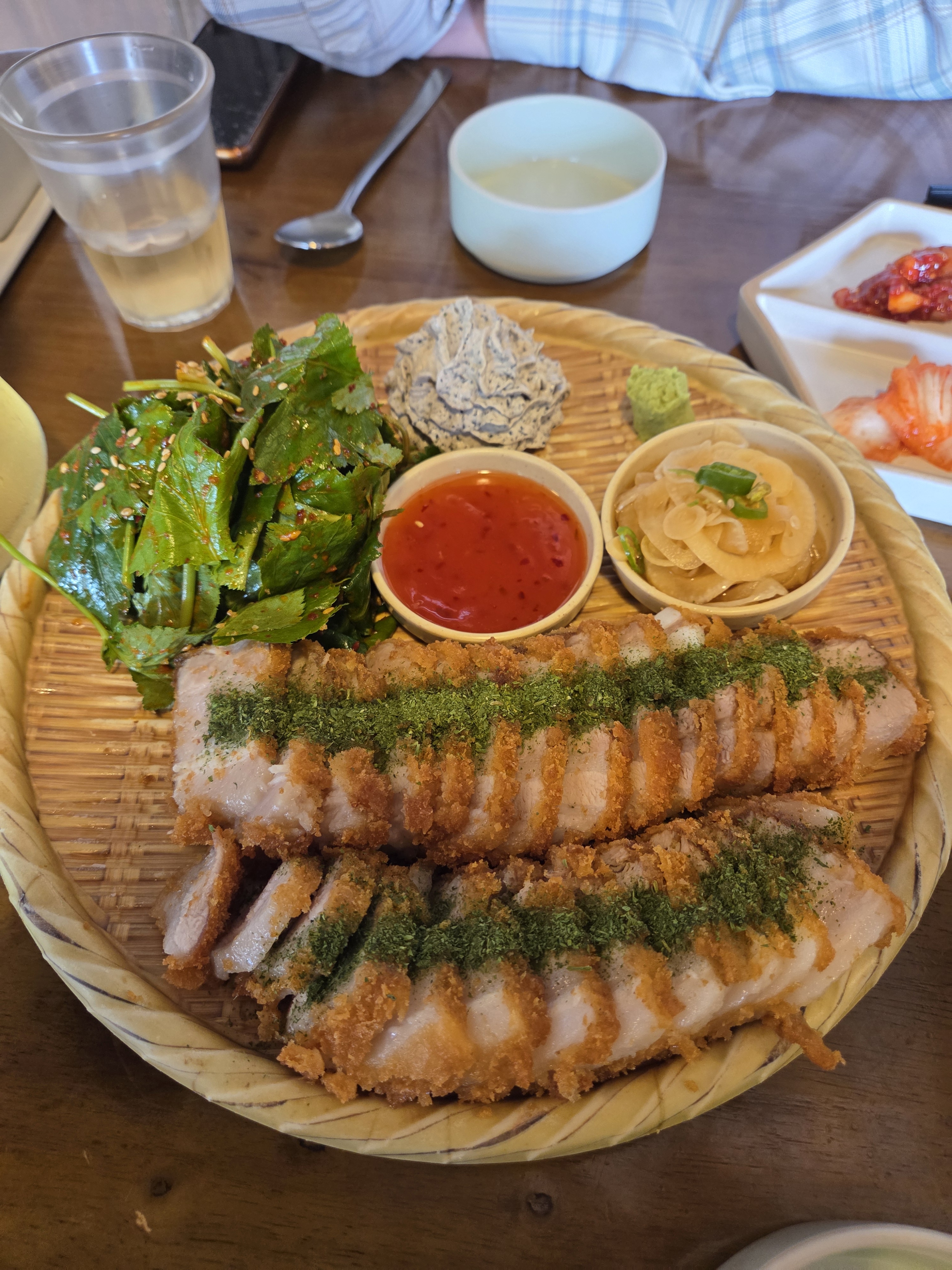 인테리어 짱이고 음식도 맛있어요 - 대전 맛집 비범