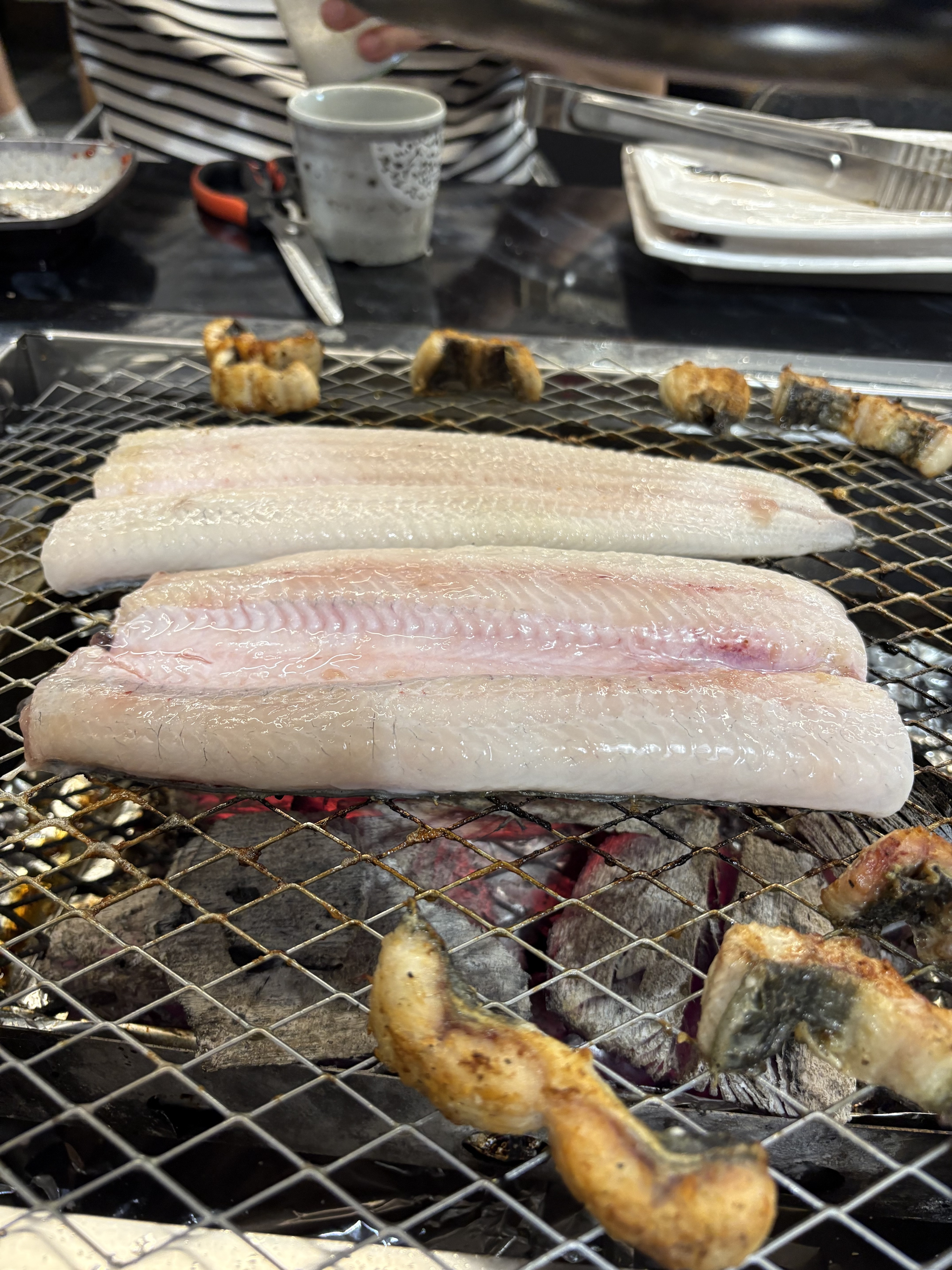 맛있어요!! 5살 아기랑 같이 왔는데 매장도 깔끔하고 의자도 편하고 무엇보다 쫄깃 담백하니
