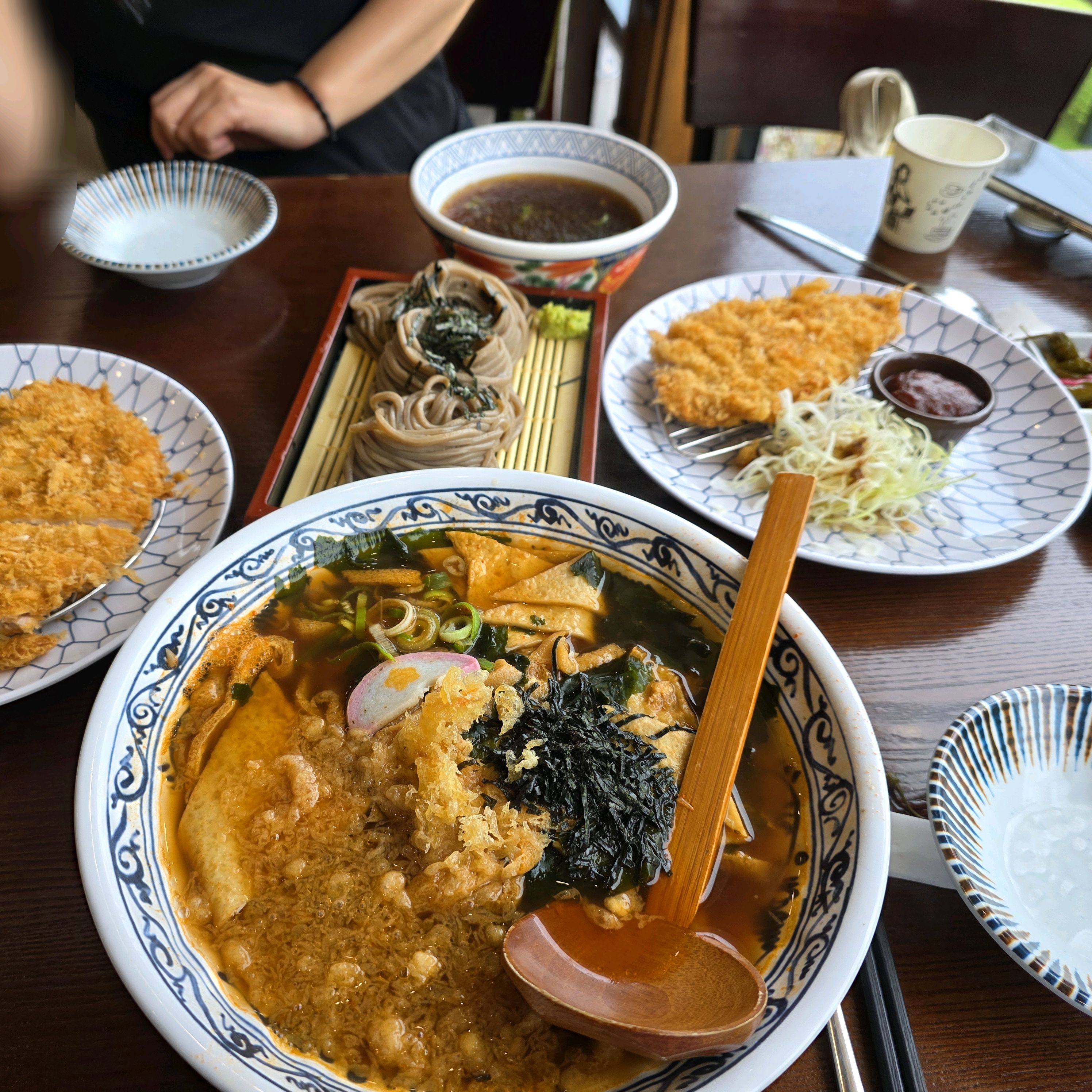 맛있어요. 양도 많고 푸짐해요 - 영일대해수욕장 맛집 삼동소바 포항여남점