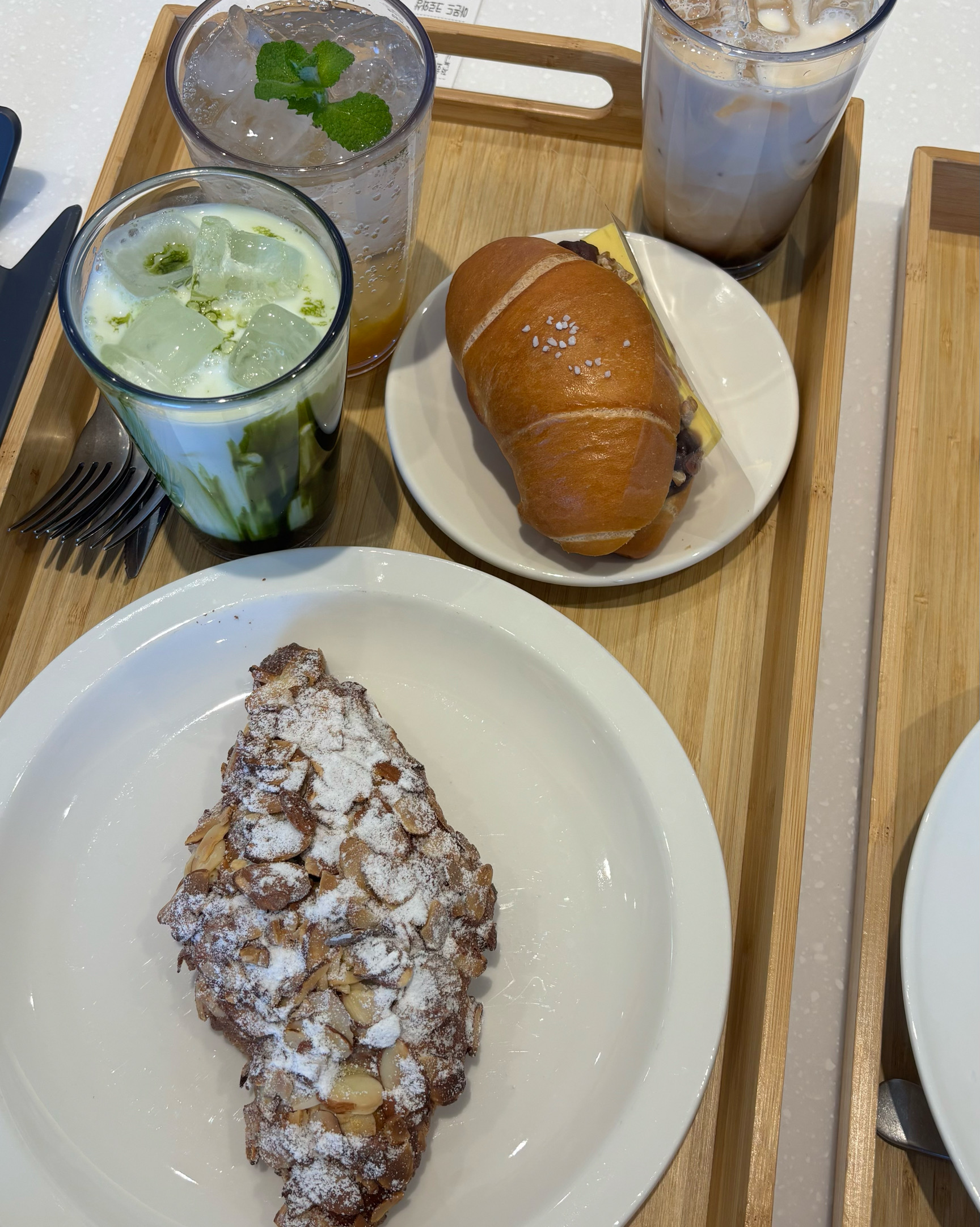 빵이랑 음료 다 넘 맛있어요 ㅎㅎ - 대구 맛집 카페 폰즈