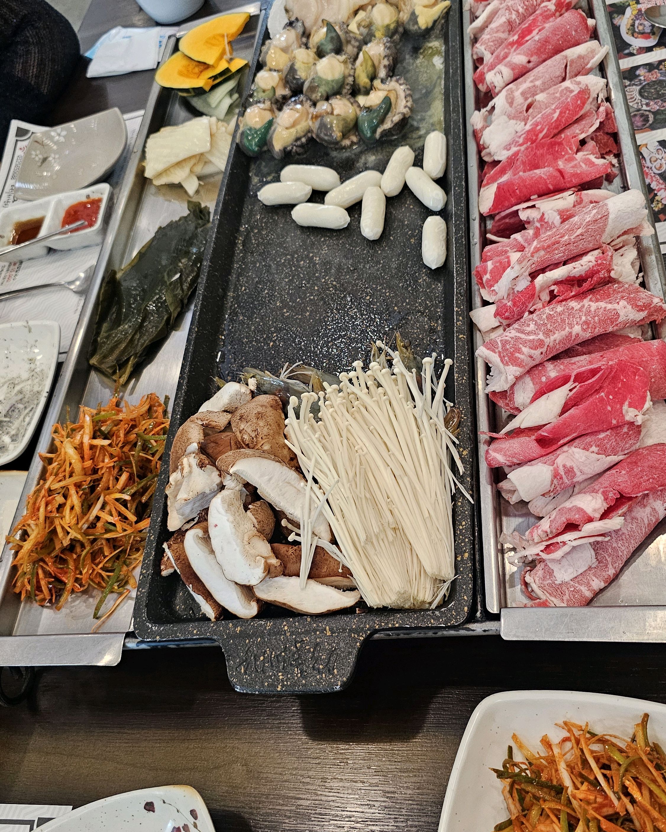 전복이 살아 있어요. - 인천 맛집 어부의밥상 청라점