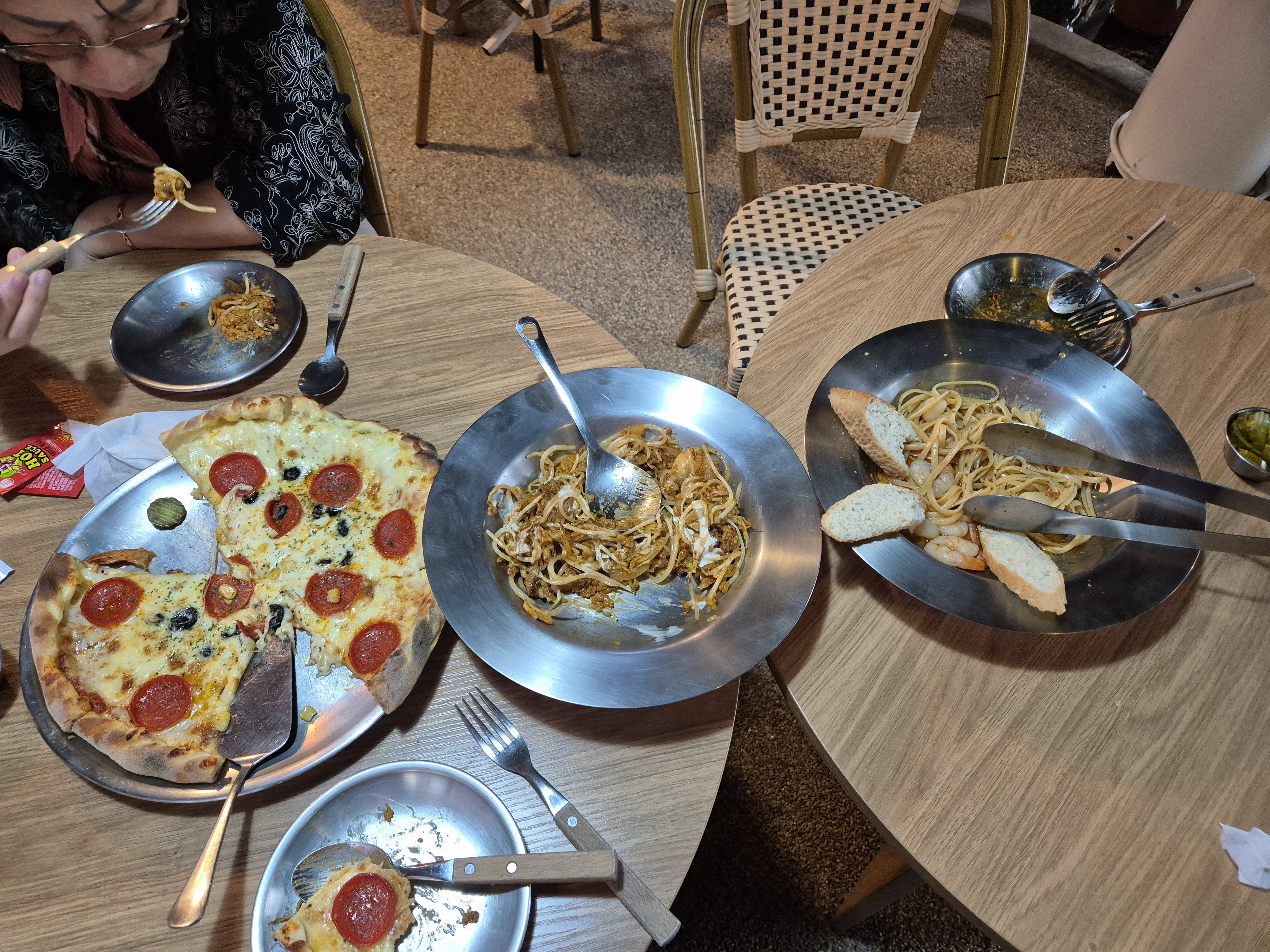 양이 많은 편이고 맛있어요 - 대전 맛집 썸데이로맨스
