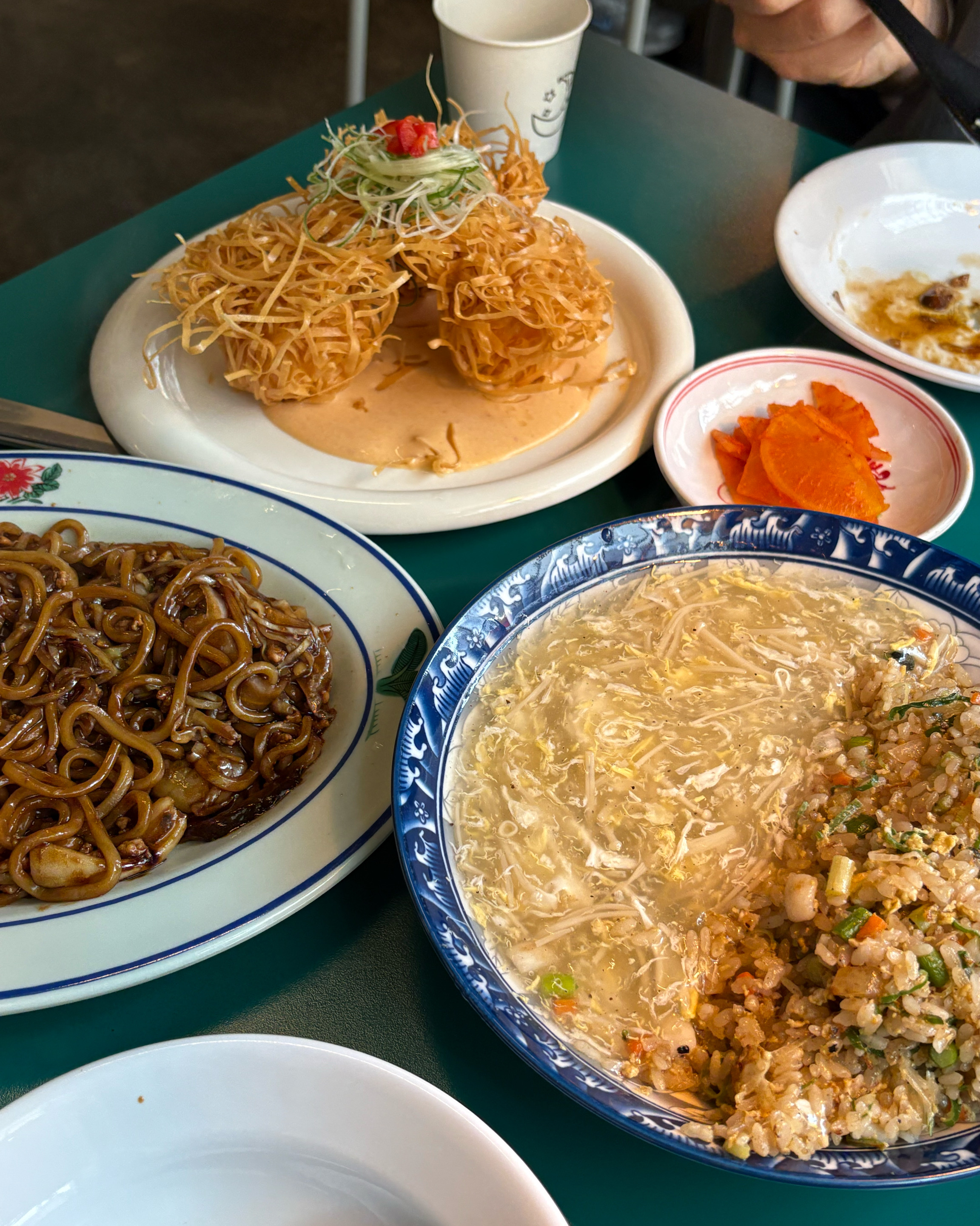 저번에 왔을 때 너무 맛있어서 다른 메뉴들로 시켜봤는데…. 어쩜 여긴 모든 메뉴들이 맛있나