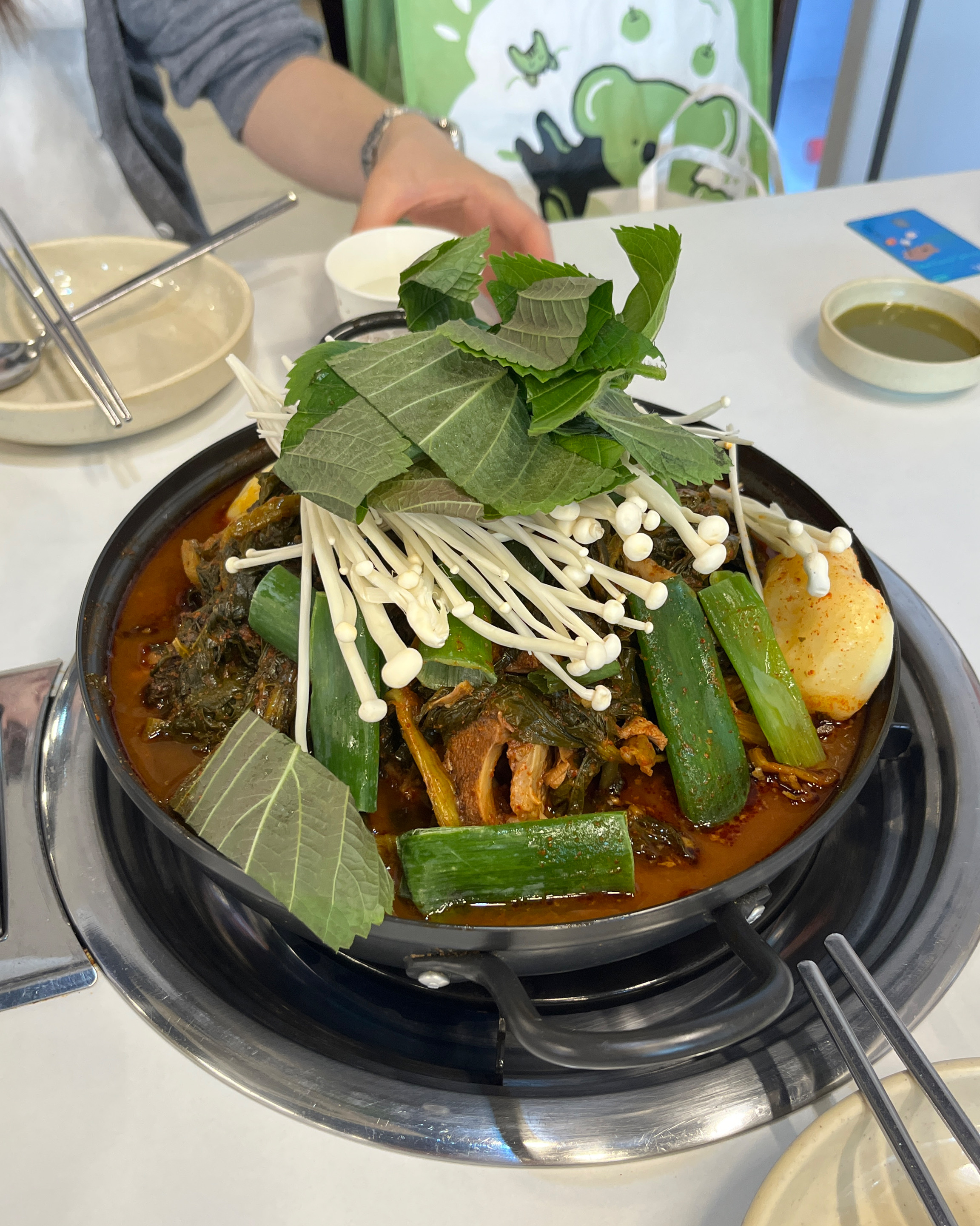감자탕 양도 많고 얼큰해서 맛있어요 ! 🫶🏻 - 대전 맛집 역전뜨끈이뼈구이