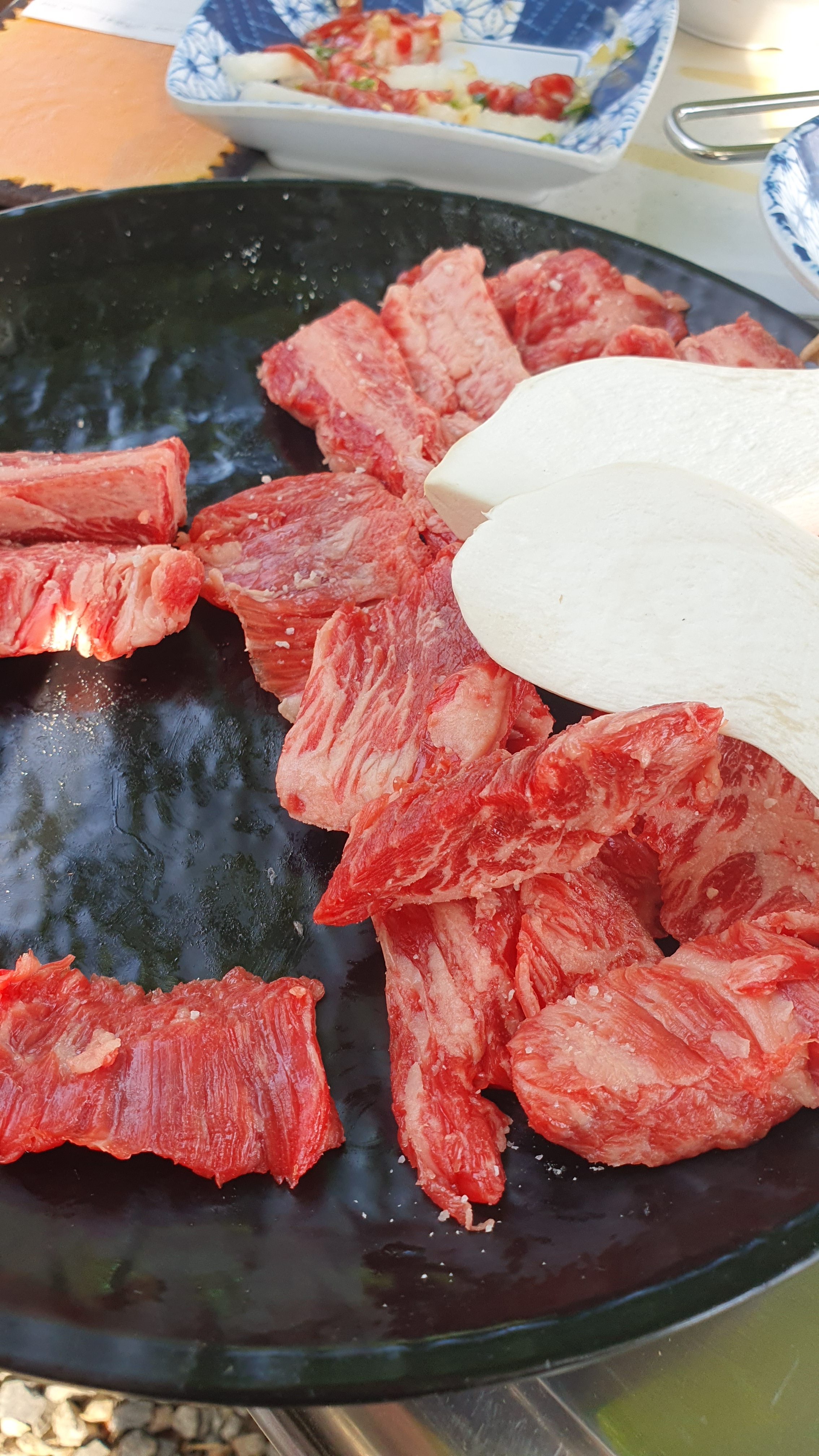 뷰 최고구요. 고기맛은 두말할 필요없습니다. 고기 신선도 정말 좋습니다. 탁트인 뷰에 친