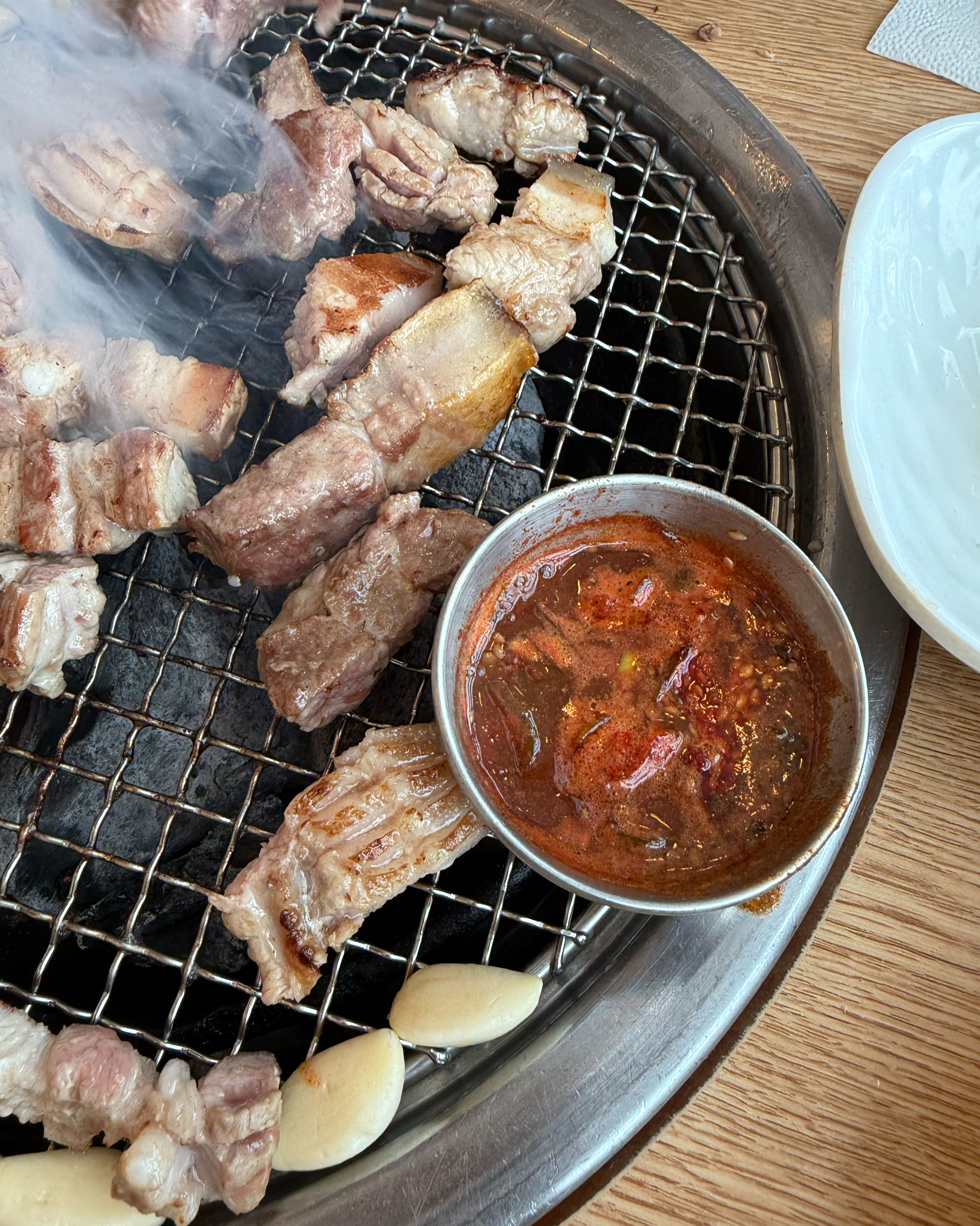 제주흑돼지 찾다가 발견한 공항근처 맛집! 직원분들도 친절하고 가게가 넓어서 단체모임도 제격