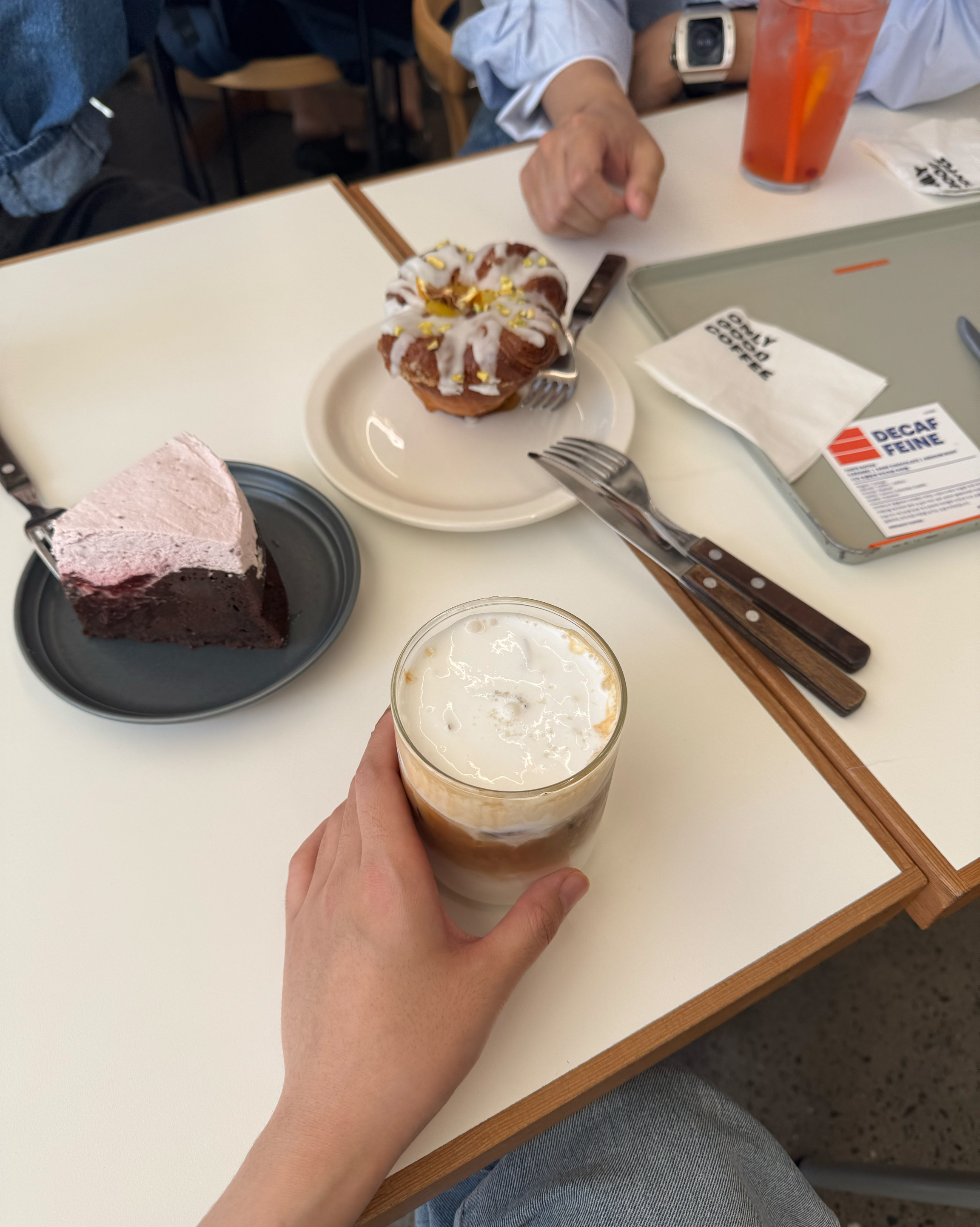 음료도 맛있고 디저트도 맛있어요 :) 아기 의자가 있어서 아기랑 오기도 좋아요 🤍 - 대구 맛집 인더매스 삼덕