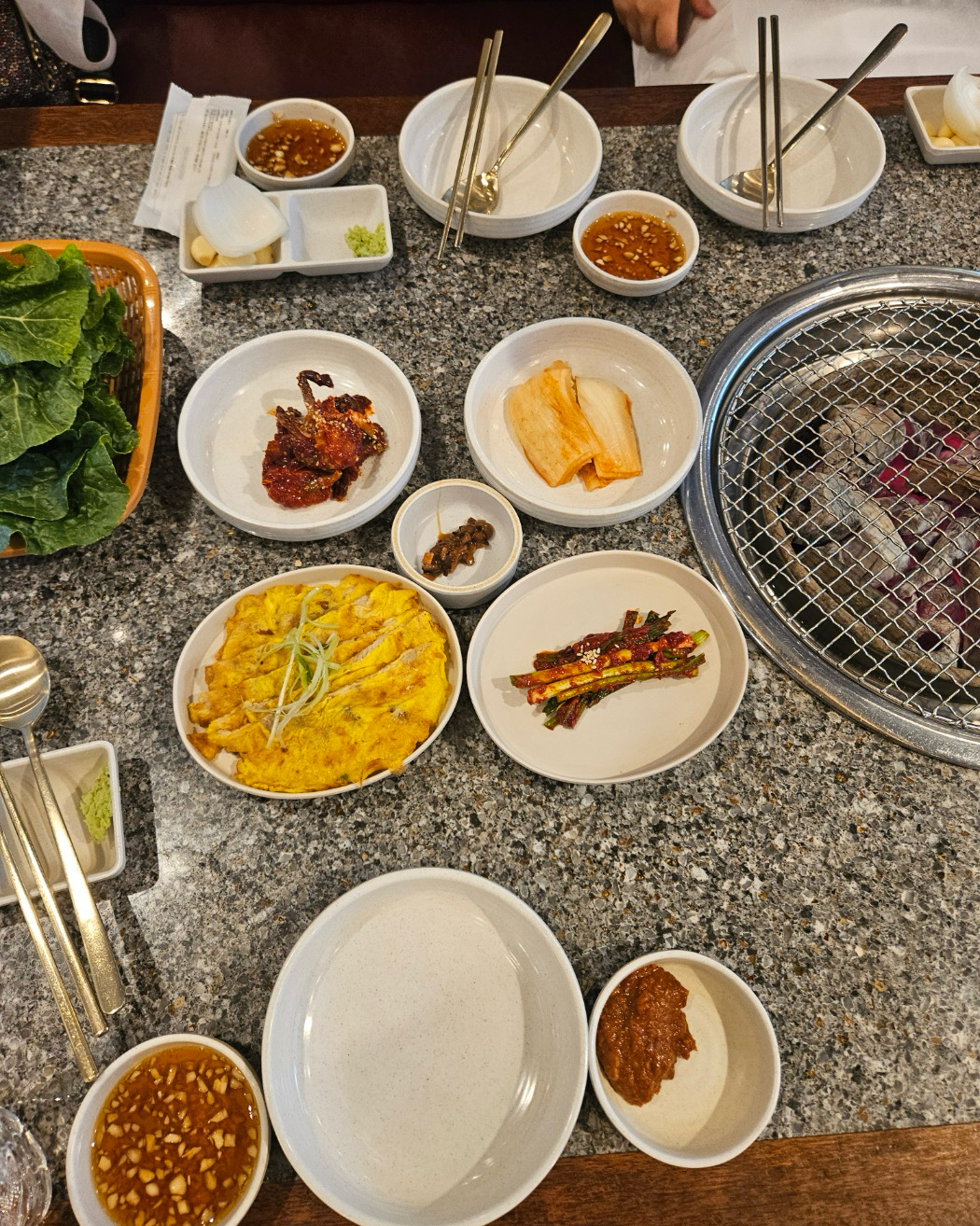 일단 가게에 본관 별관 있구 넓어요!! 청결하고 깔끔해요ㅎㅎ척 봐도 갈비 맛있을 것 가튼