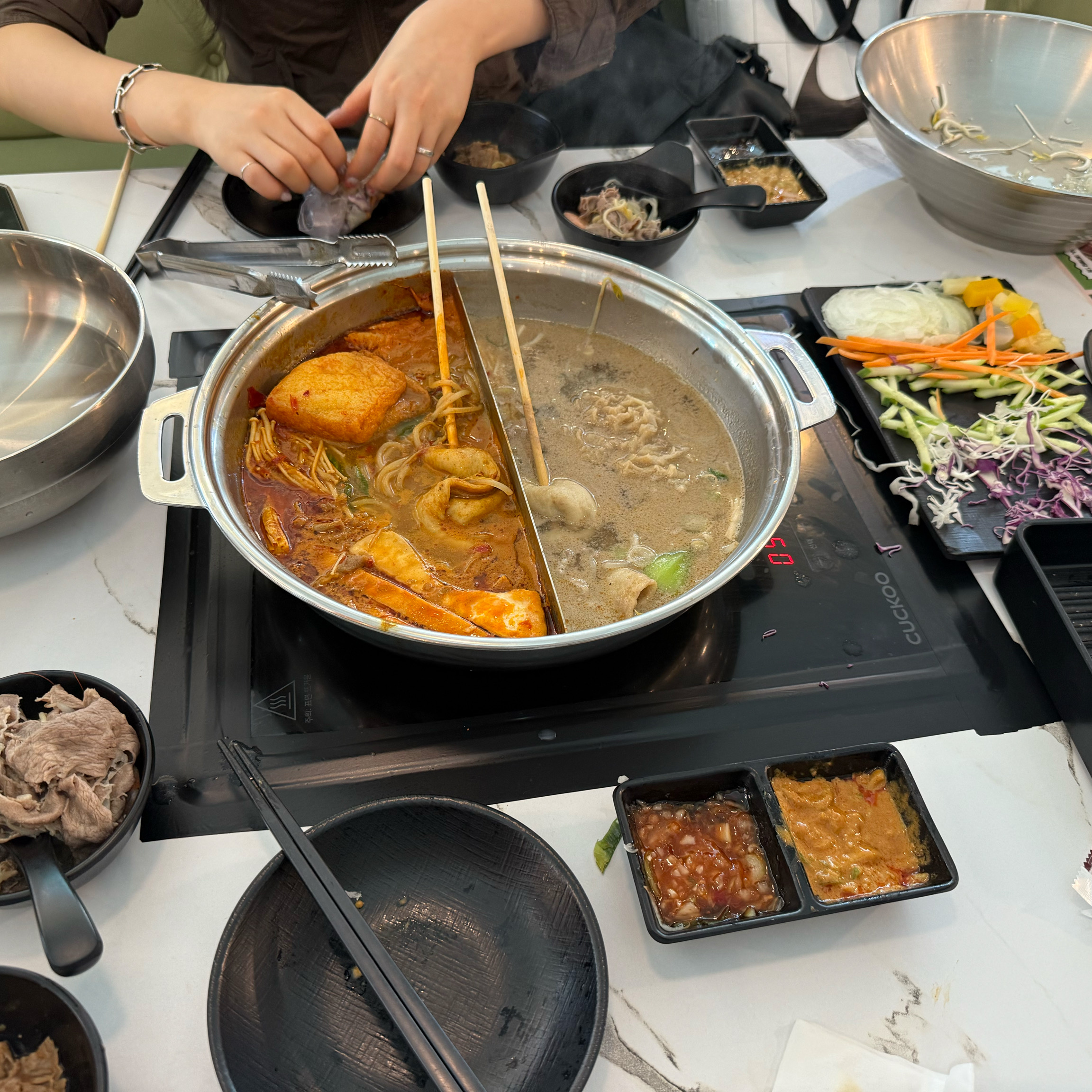 무한리필인데 고기도 맛있고 사골육수가 진짜 🥵🥵🥵 - 대전 맛집 퐁당 둔산점