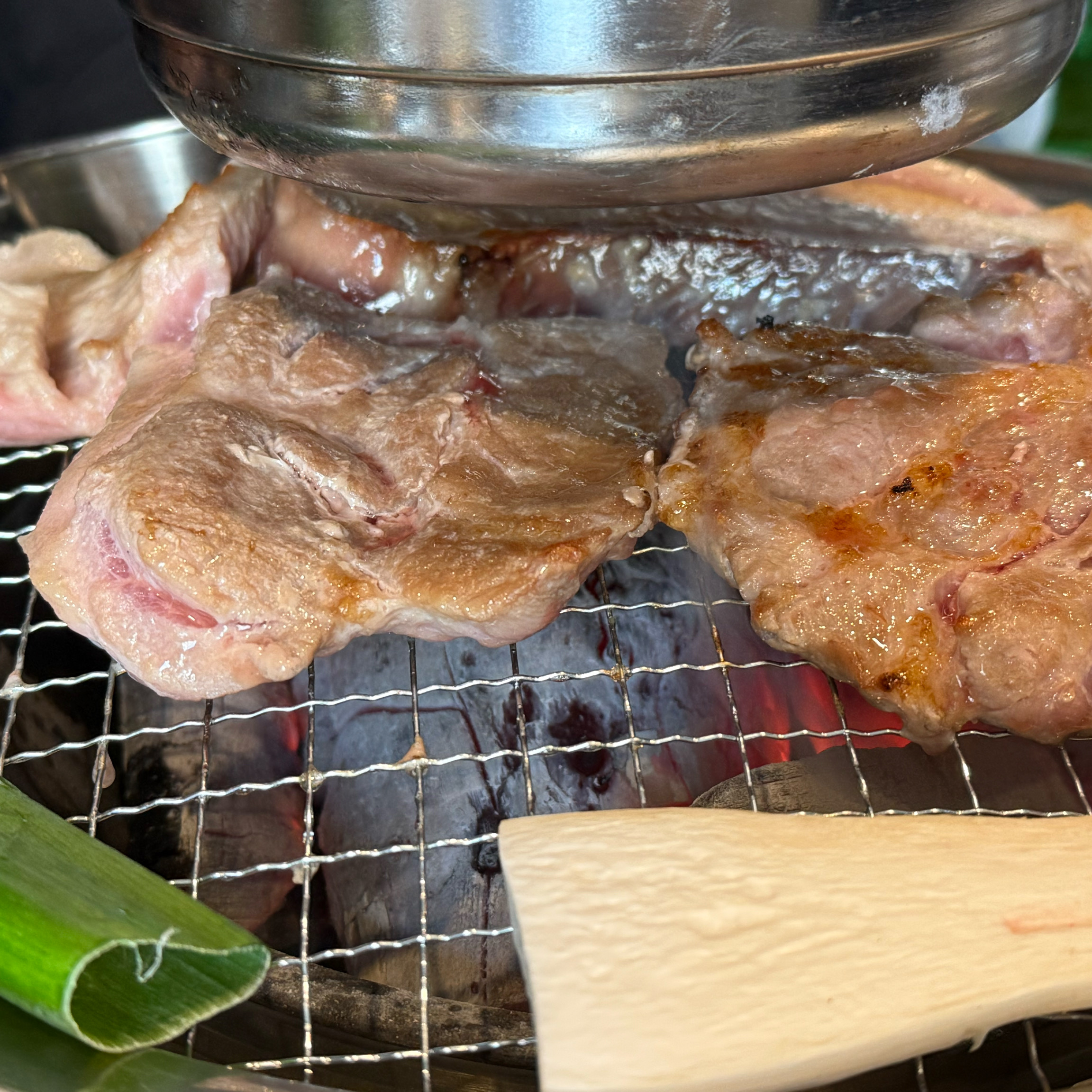 진짜 관평동에서 돼지고기로는 제일 맛있어요 양념꼬리도 꼭 드셔보세요!! - 대전 맛집 반지하 관평점
