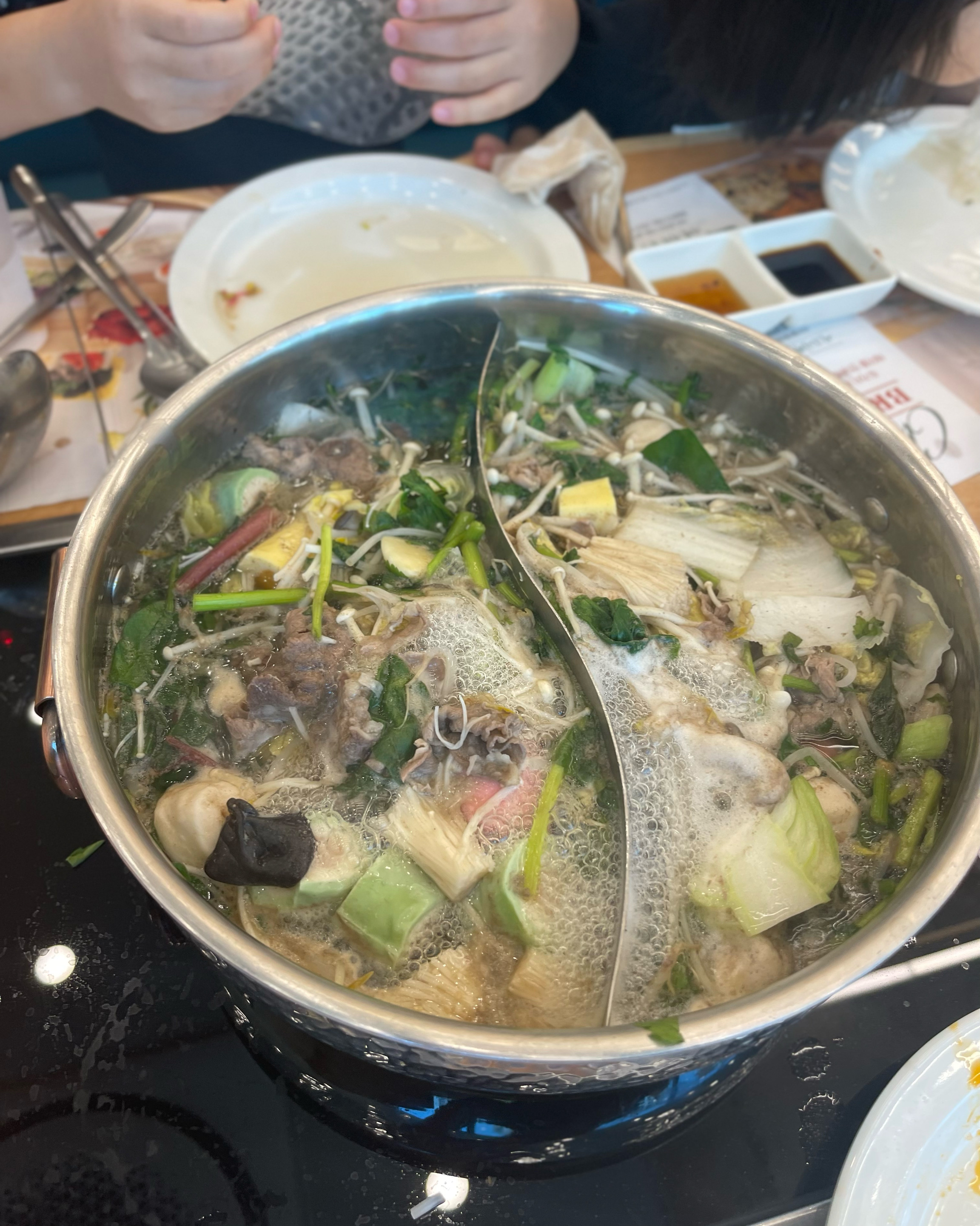 벌써 네번째 방문인데요! 영종도에 아이들이랑 부모님과 같이 와서 편하게 먹기 좋은 곳이 몇