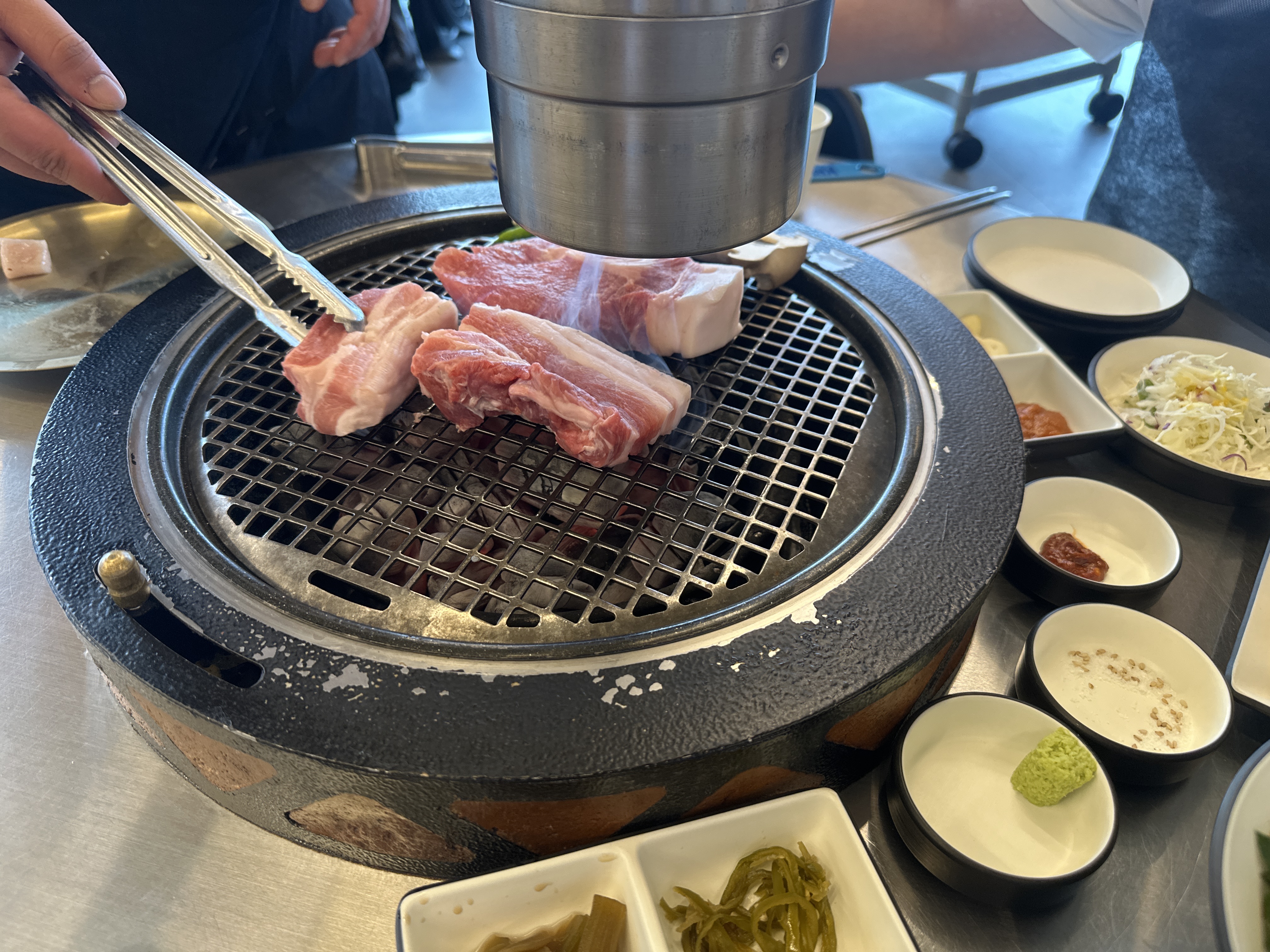 뷰가 너무 예뻐요!! 고기도 맛있습니다❤️😍 - 제주 맛집 돝밭 애월흑돼지