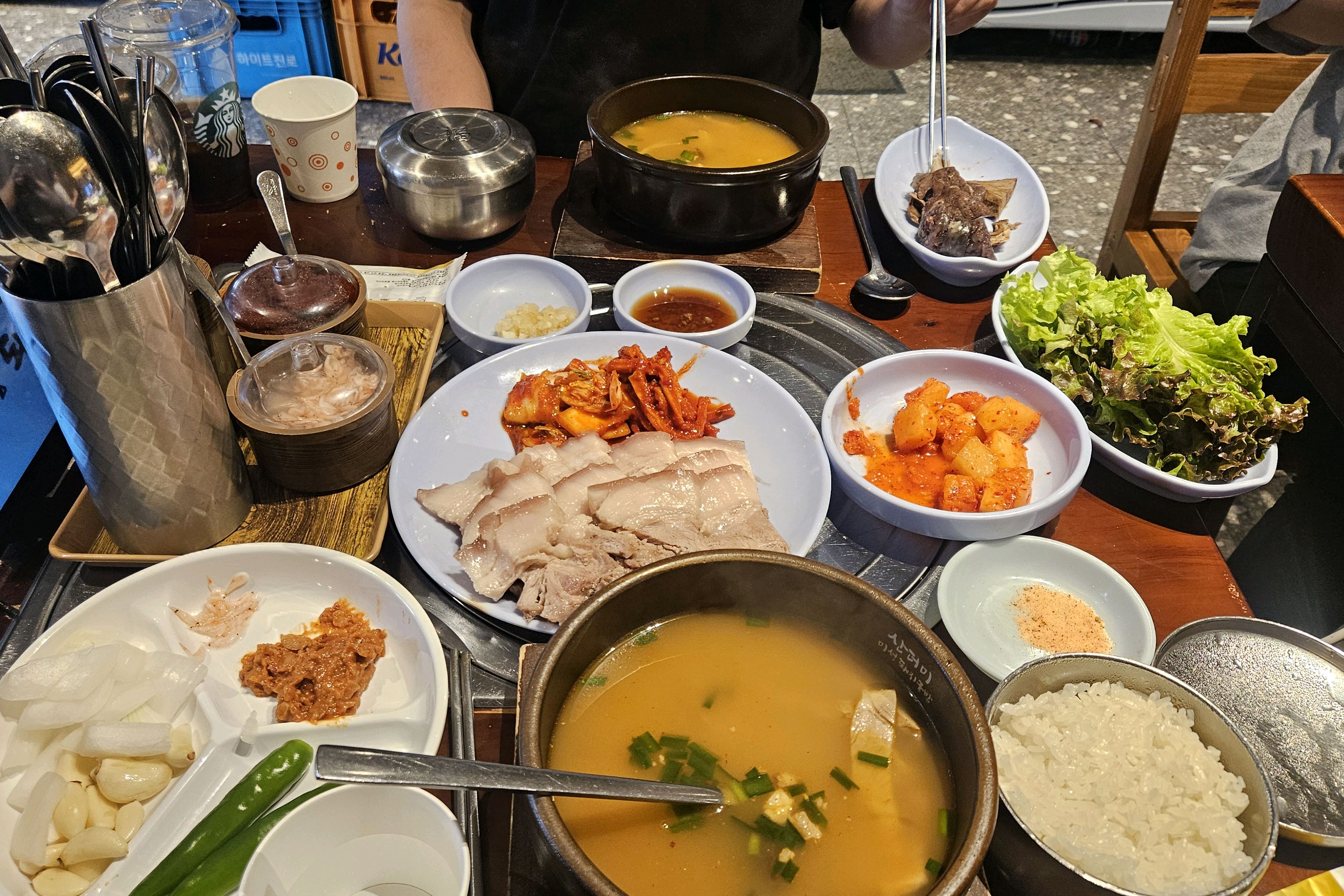 수육정식 최고! - 대구 맛집 산더미 미성돼지국밥