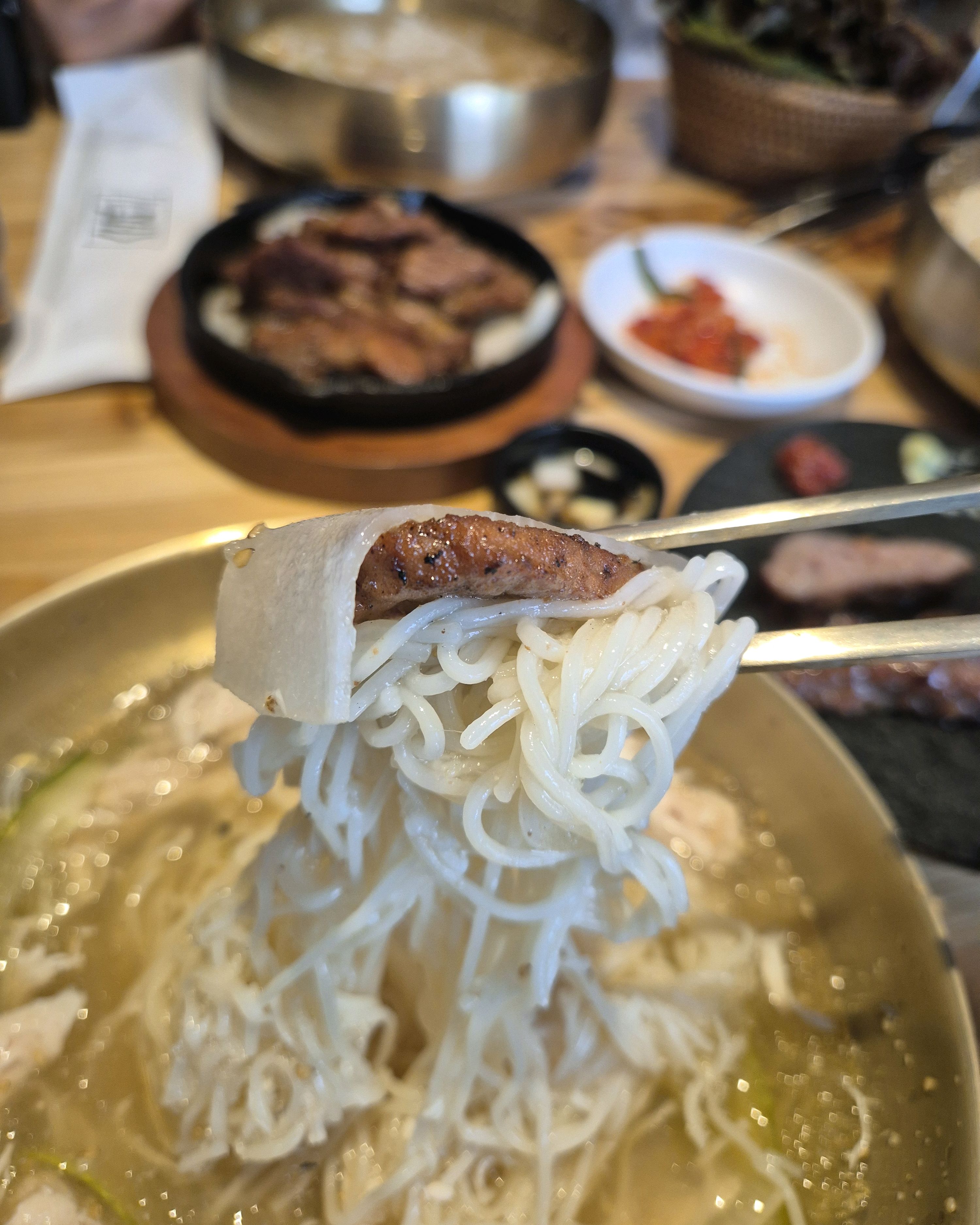 이렇게 맛있게 먹고 간 건 정말 오랜만이에요. 초계국수도 진짜 시원하고 맛있었는데, 떡갈비