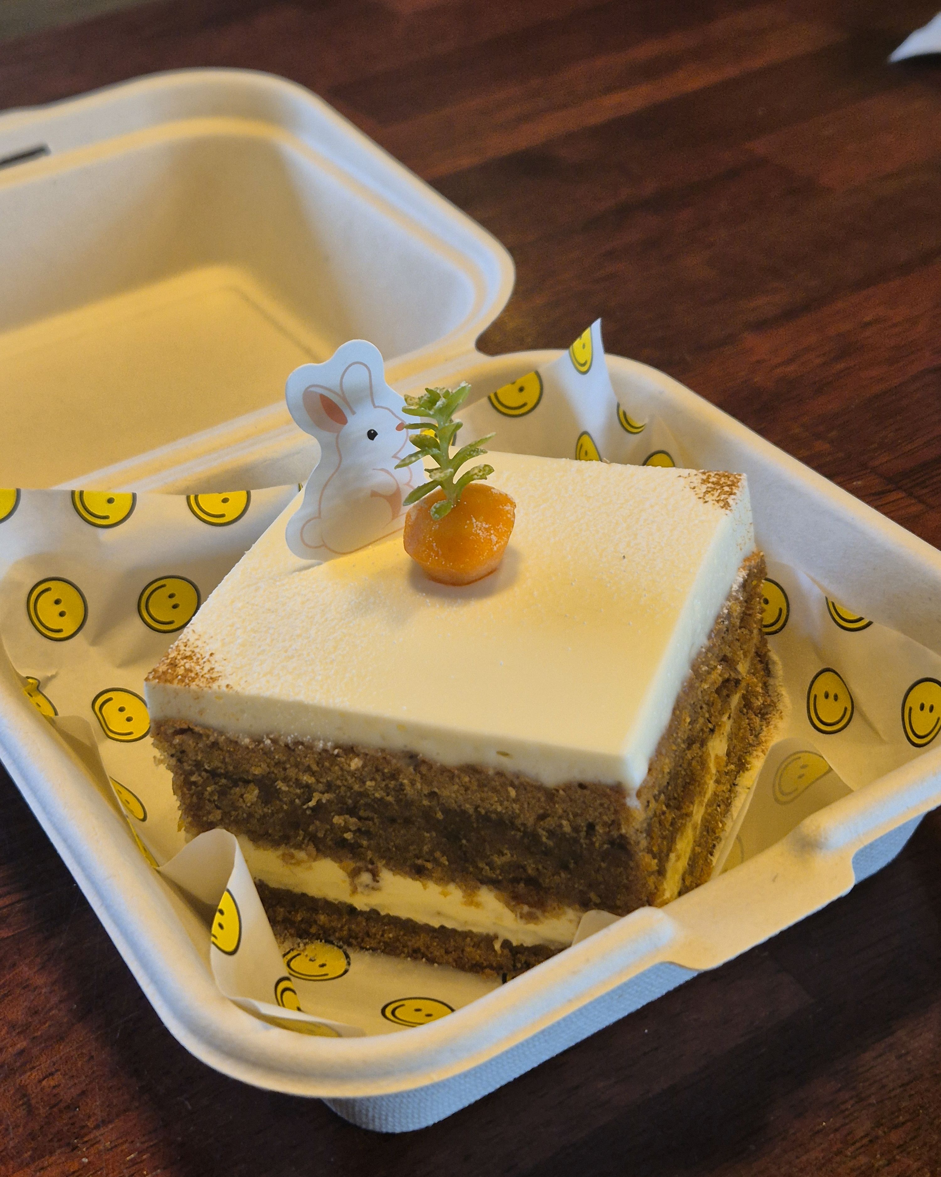 생일이라 케이크 살곳이 없었는데 진짜 귀엽고 예쁜것같아요!!!! - 제주 맛집 오늘도화창